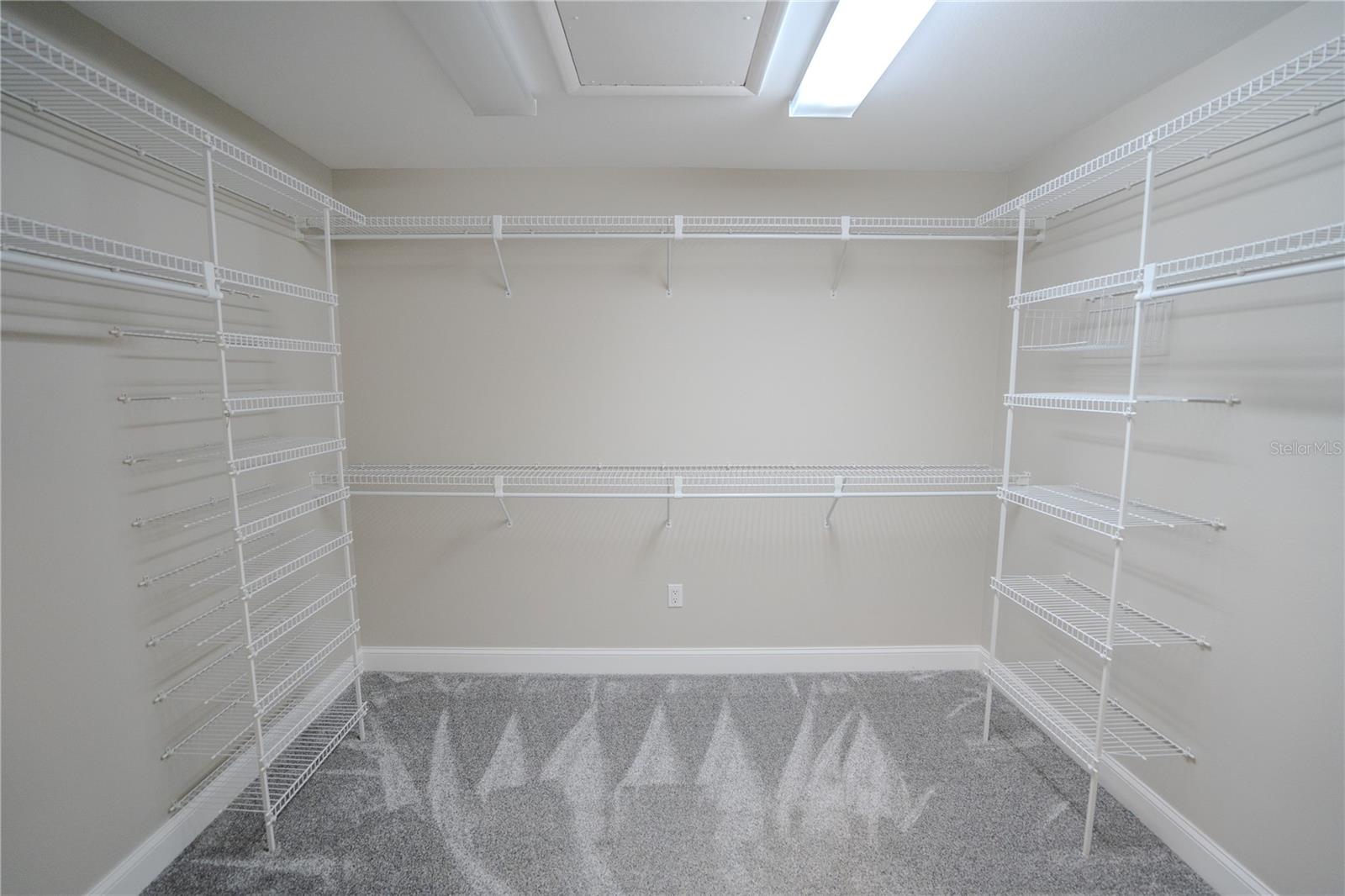 TB8465360 Property Photo