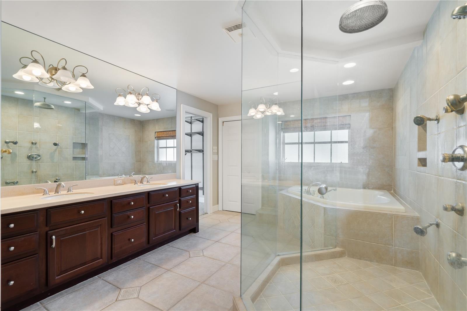 TB8465360 Property Photo