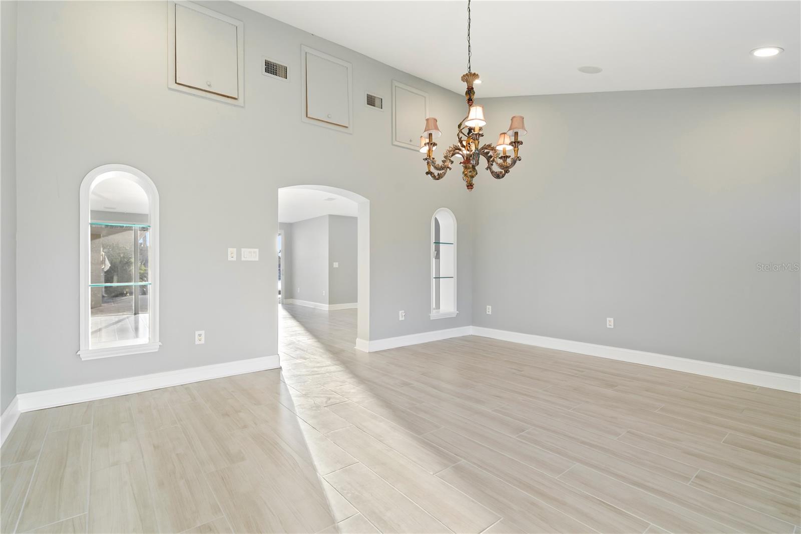 TB8465360 Property Photo