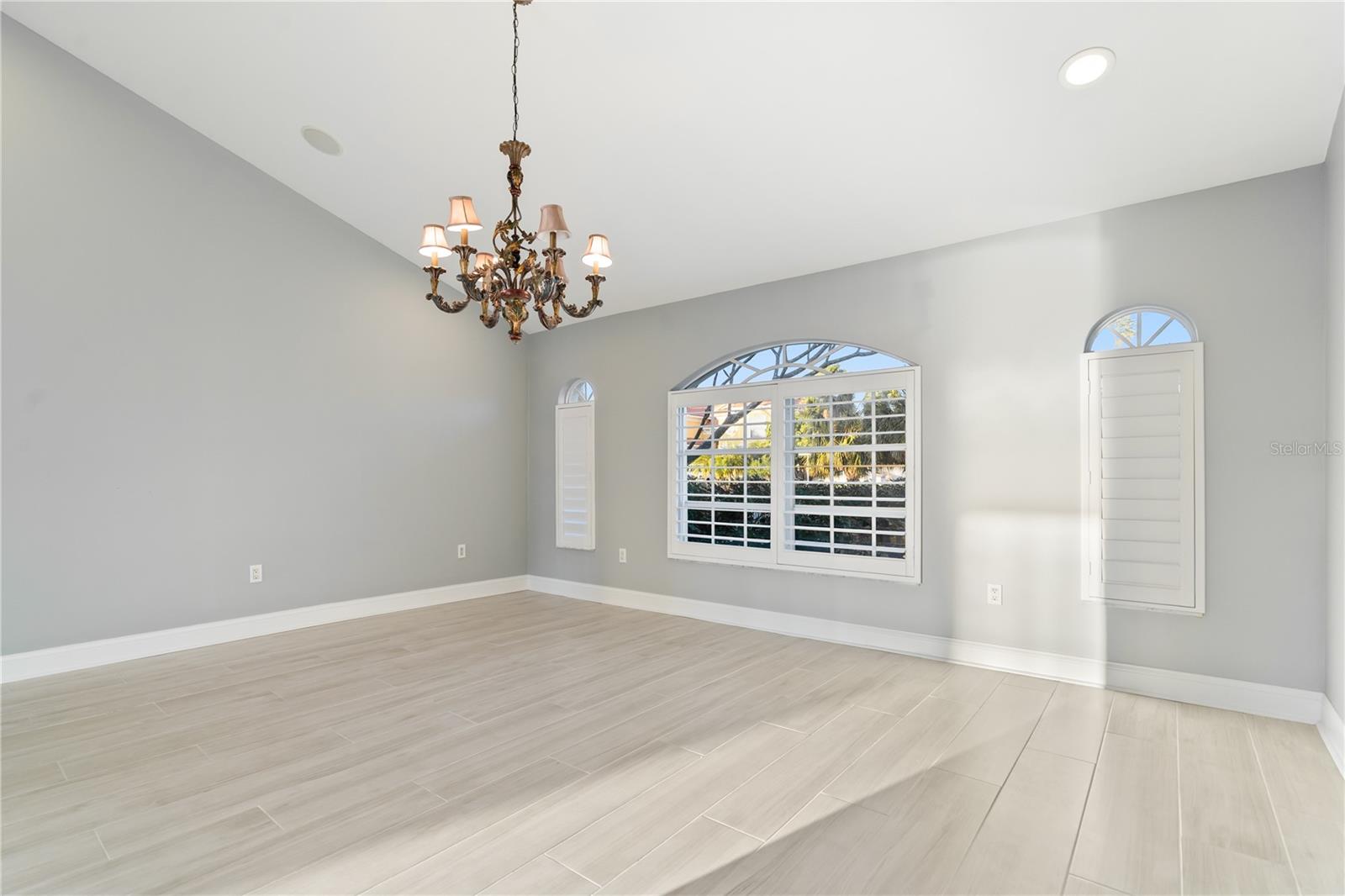 TB8465360 Property Photo