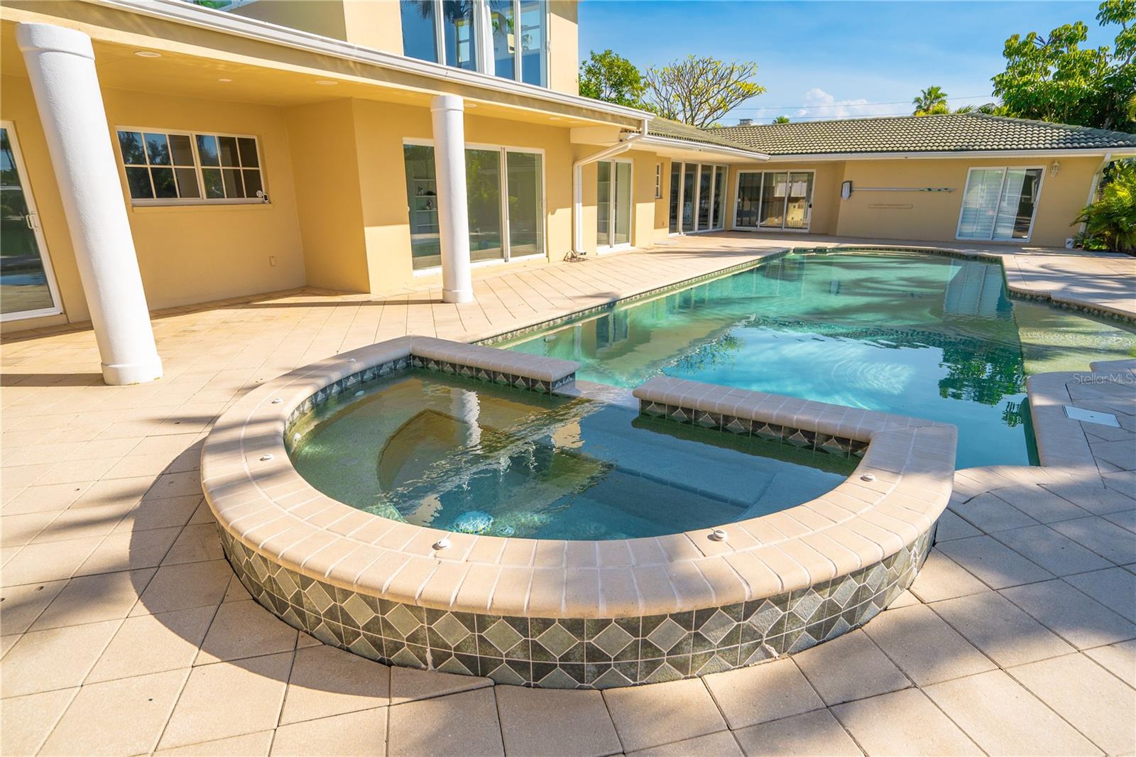 TB8465360 Property Photo