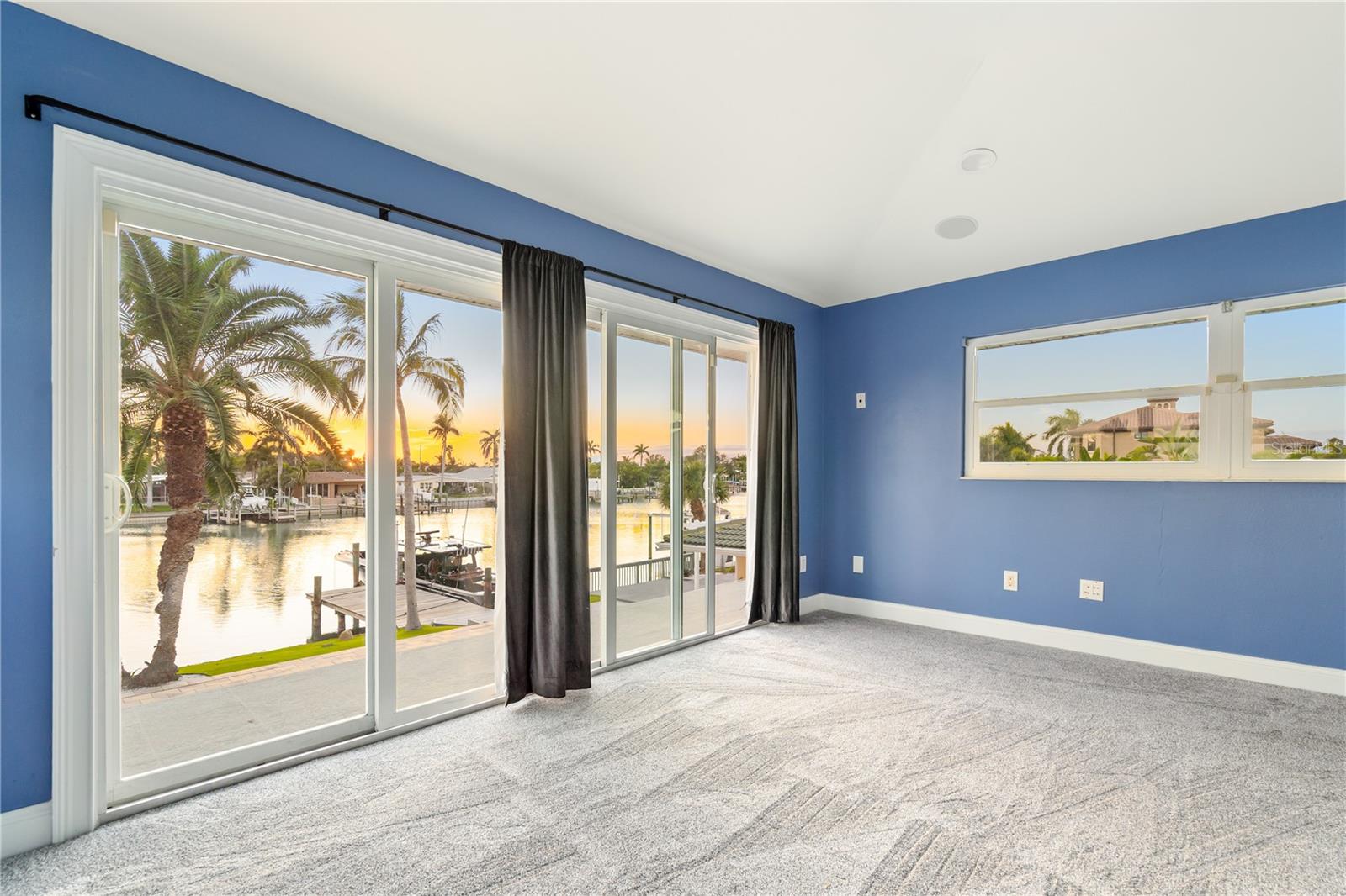 TB8465360 Property Photo