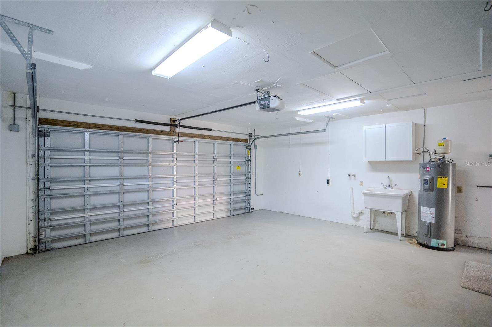 TB8465360 Property Photo