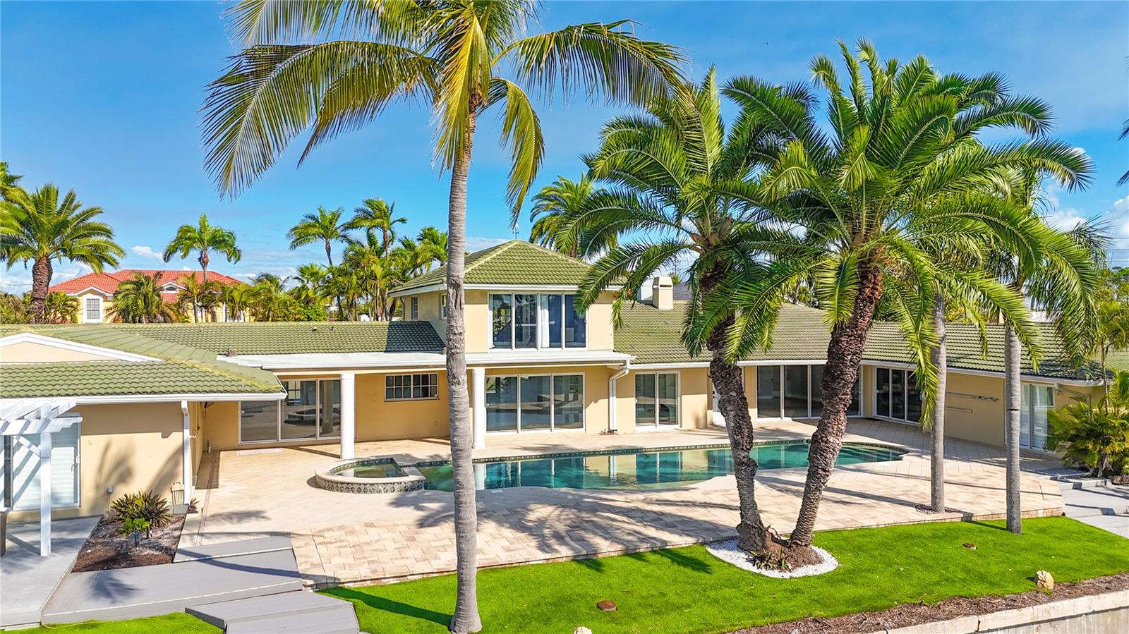 TB8465360 Property Photo