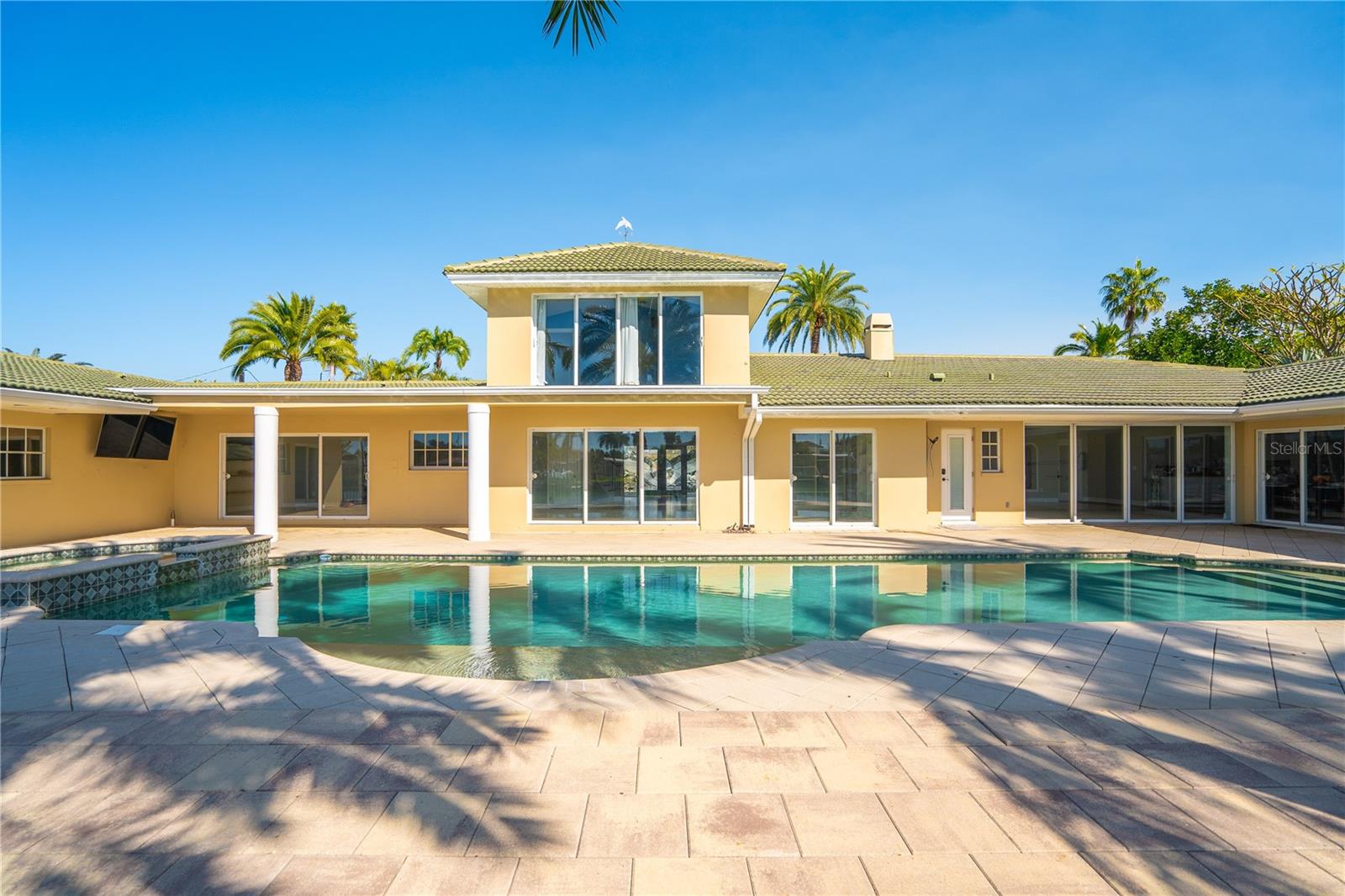 TB8465360 Property Photo