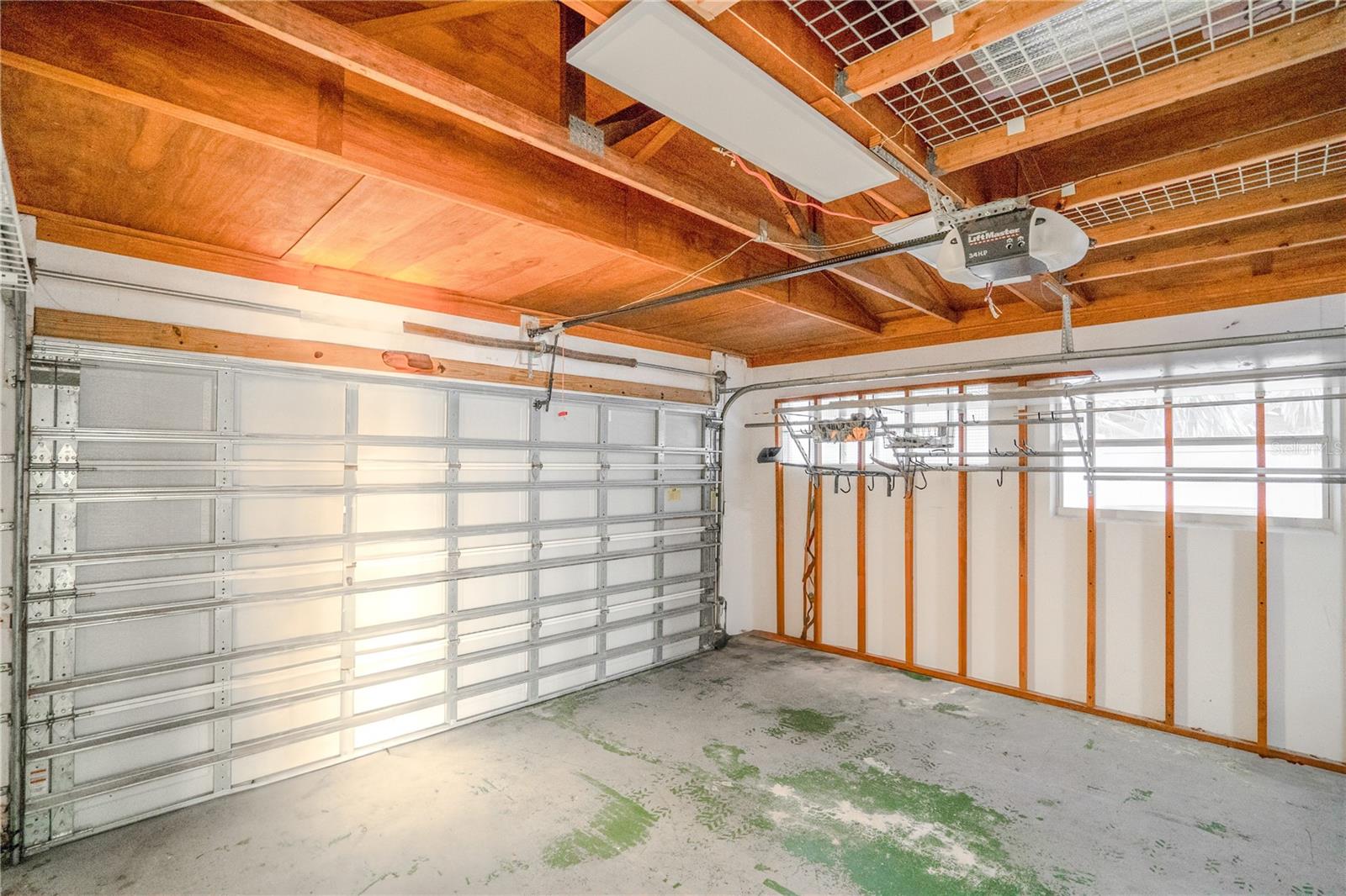 TB8465360 Property Photo