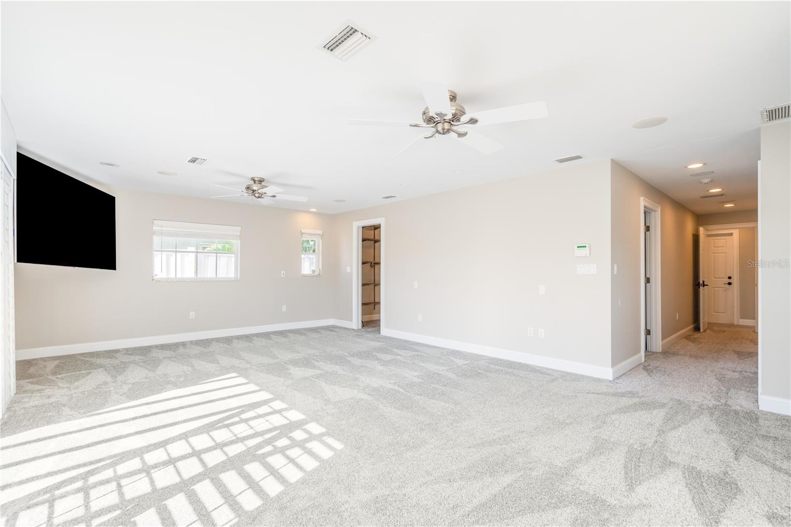 TB8465360 Property Photo