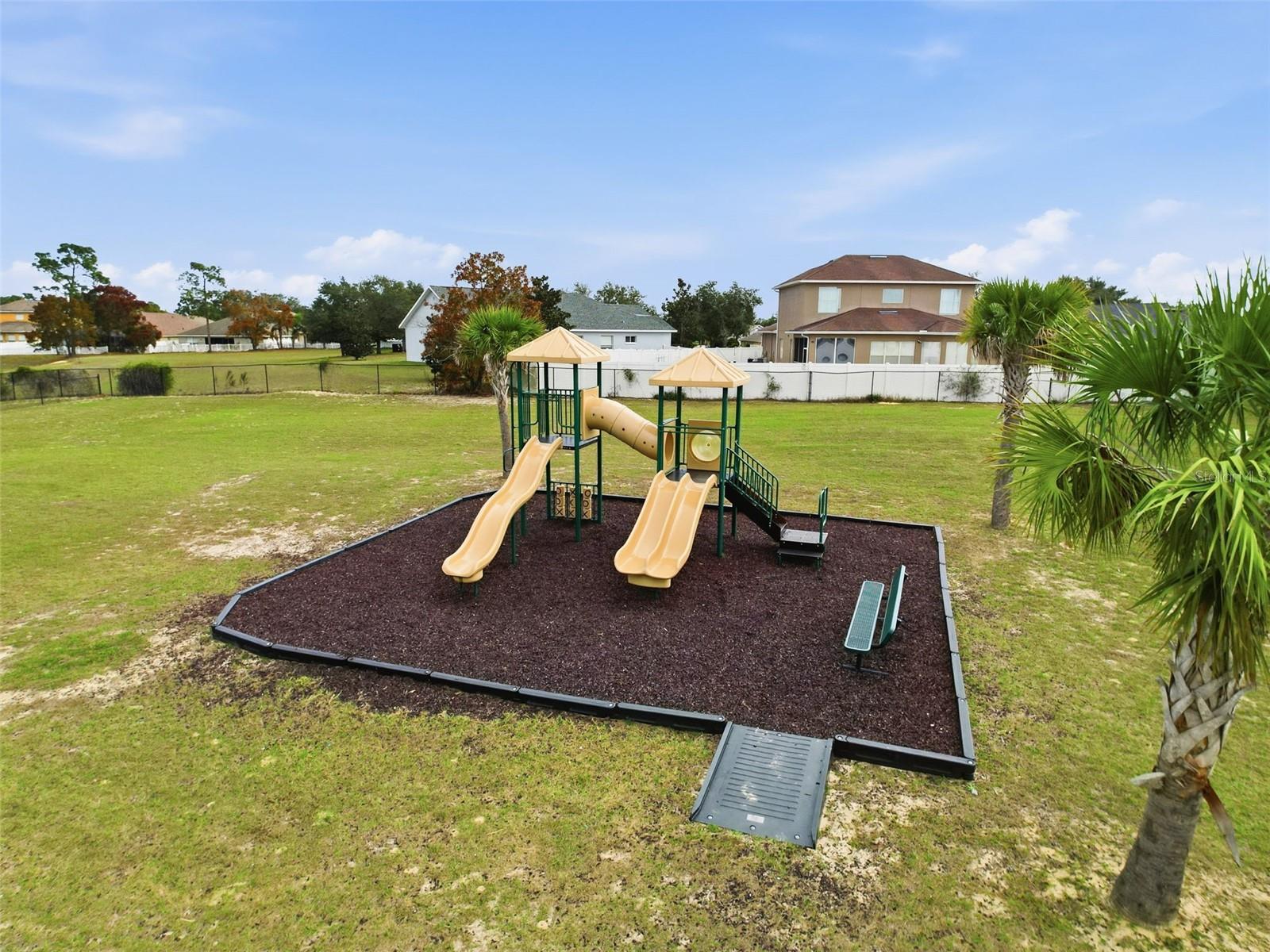 COMMUNITY PLAY AREA