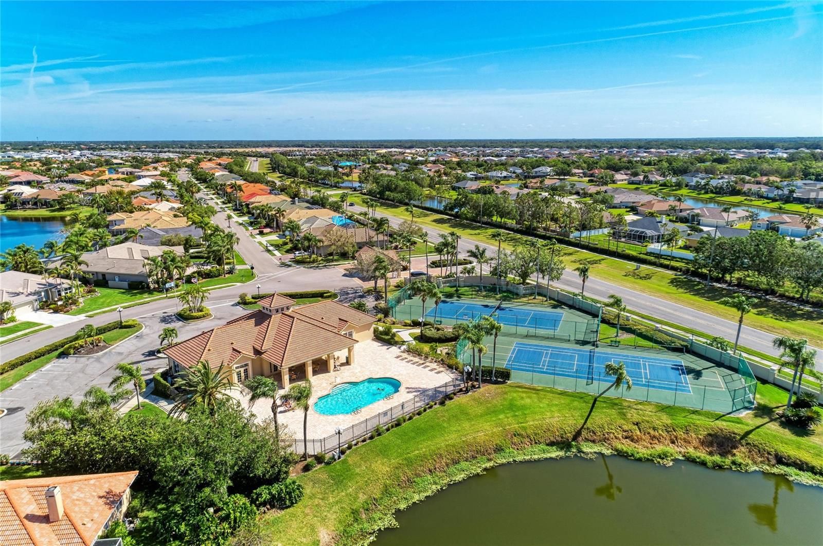 8226 BARTON FARMS BLVD, SARASOTA, FL, 34240