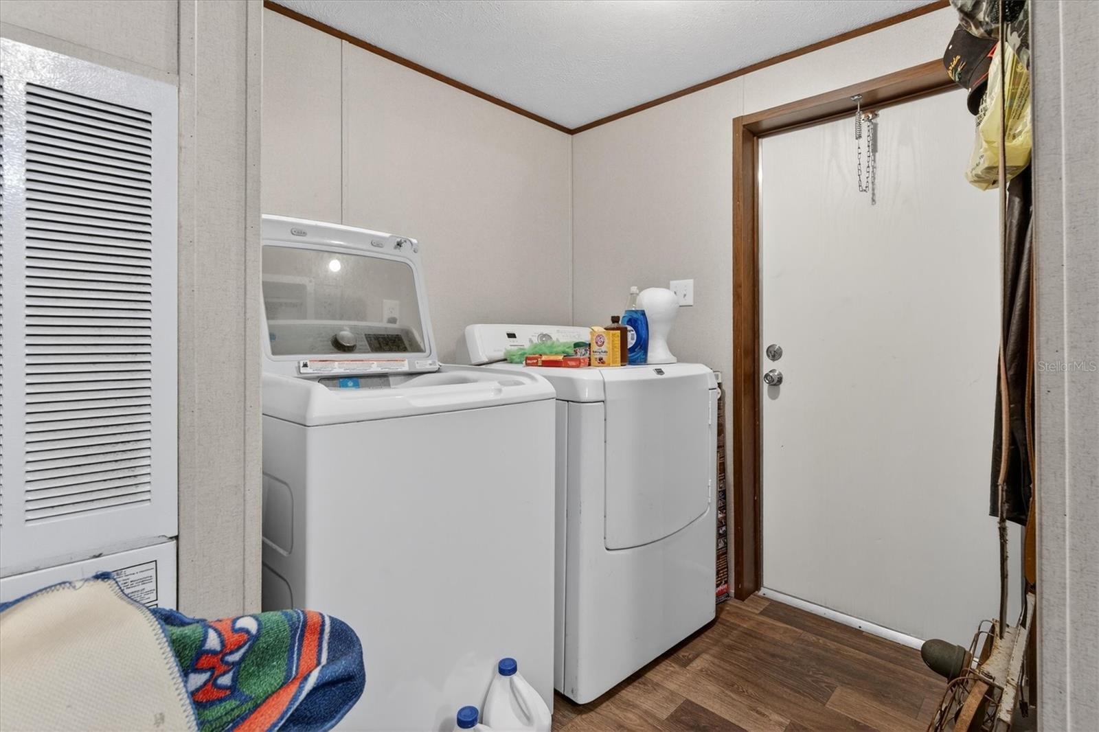 O6374471 Property Photo