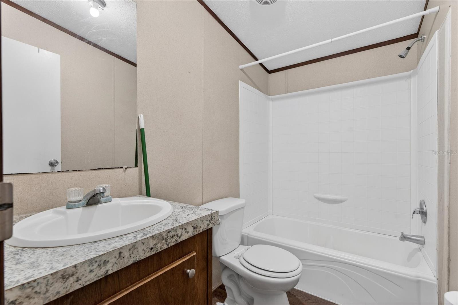 O6374471 Property Photo