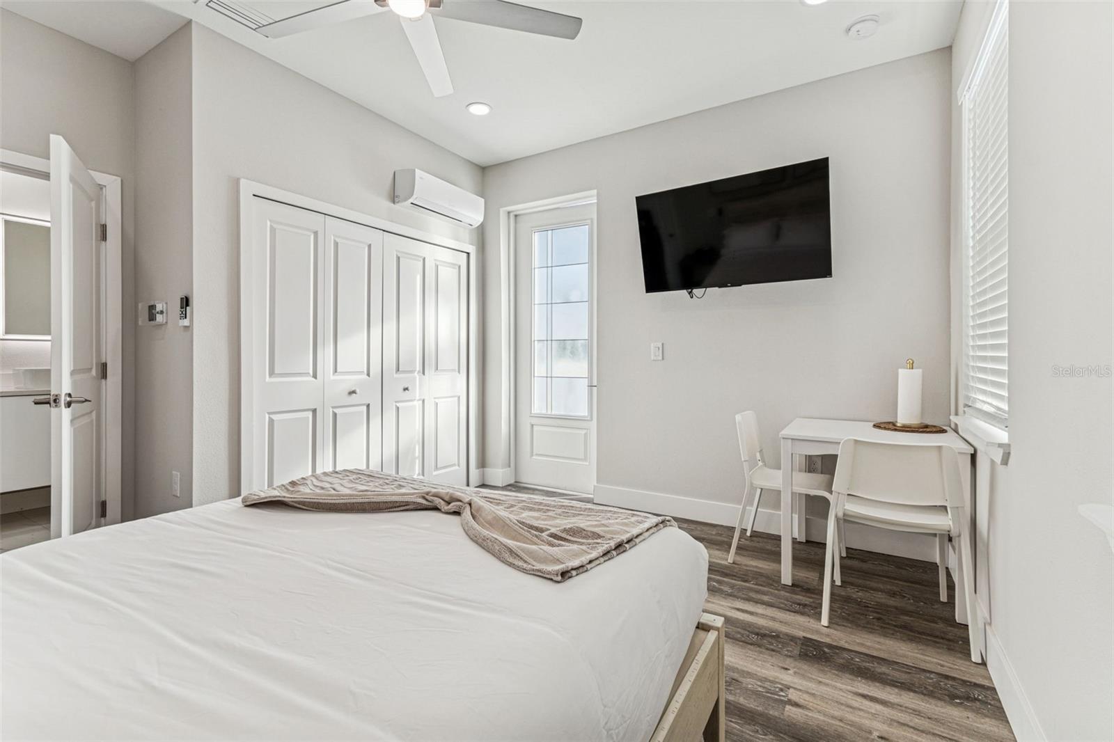 Private Guest Studio