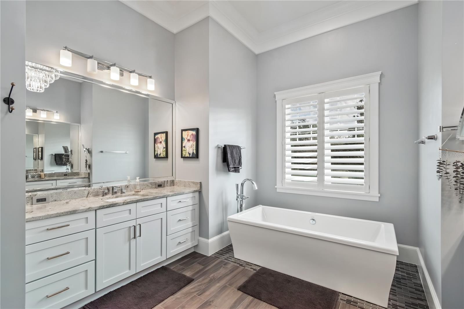 OM716830 Property Photo