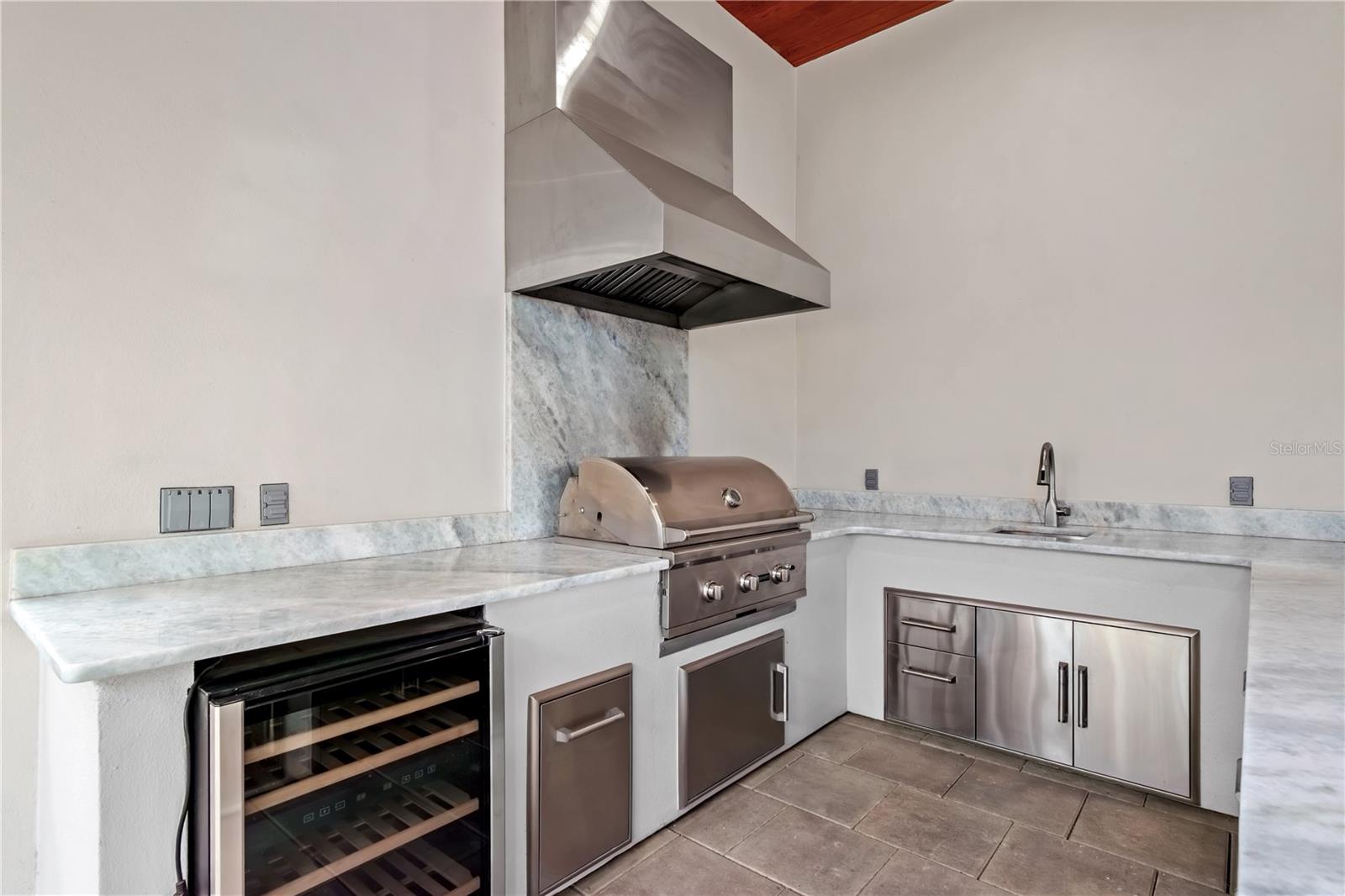 OM716830 Property Photo