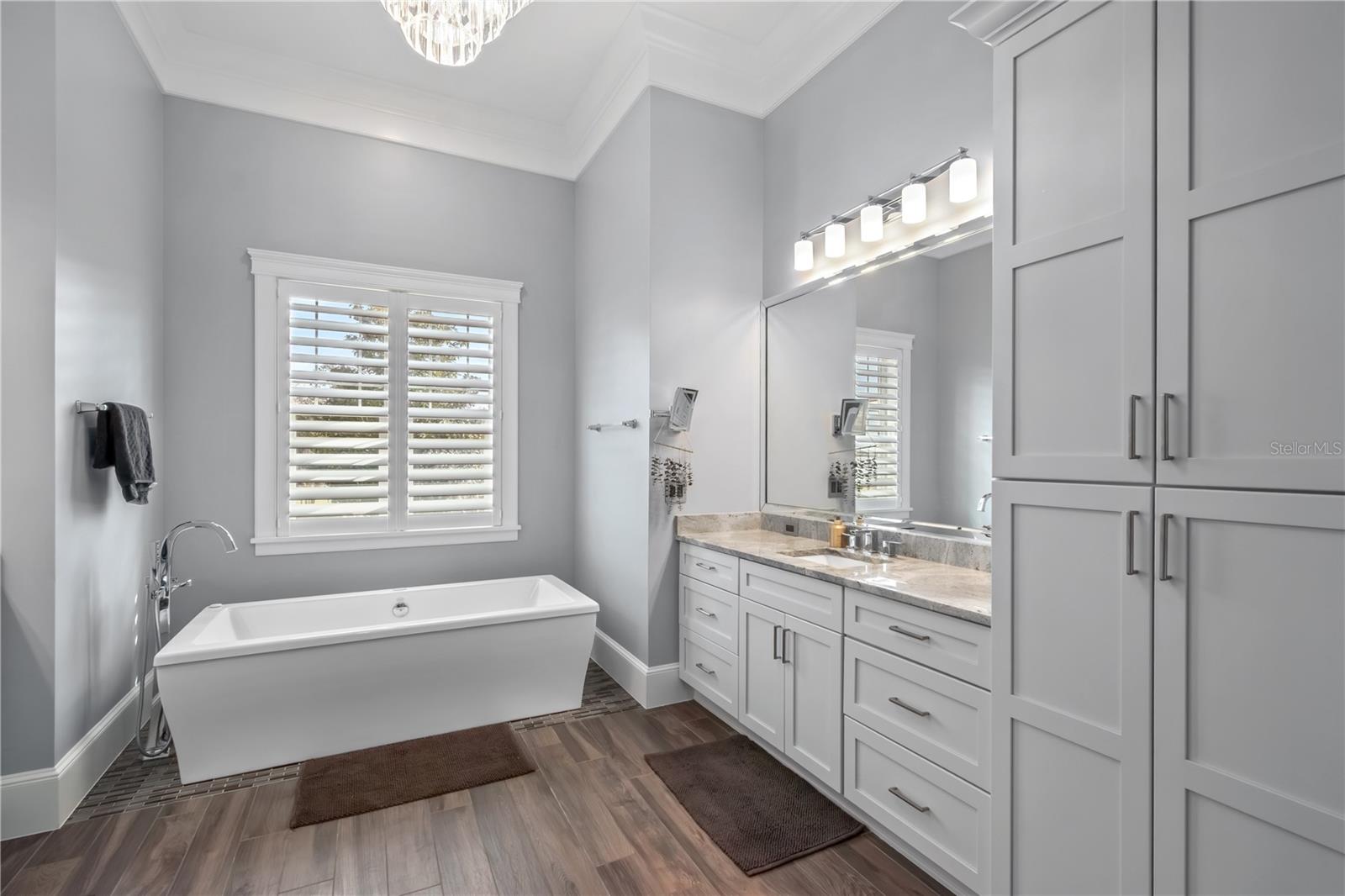 OM716830 Property Photo