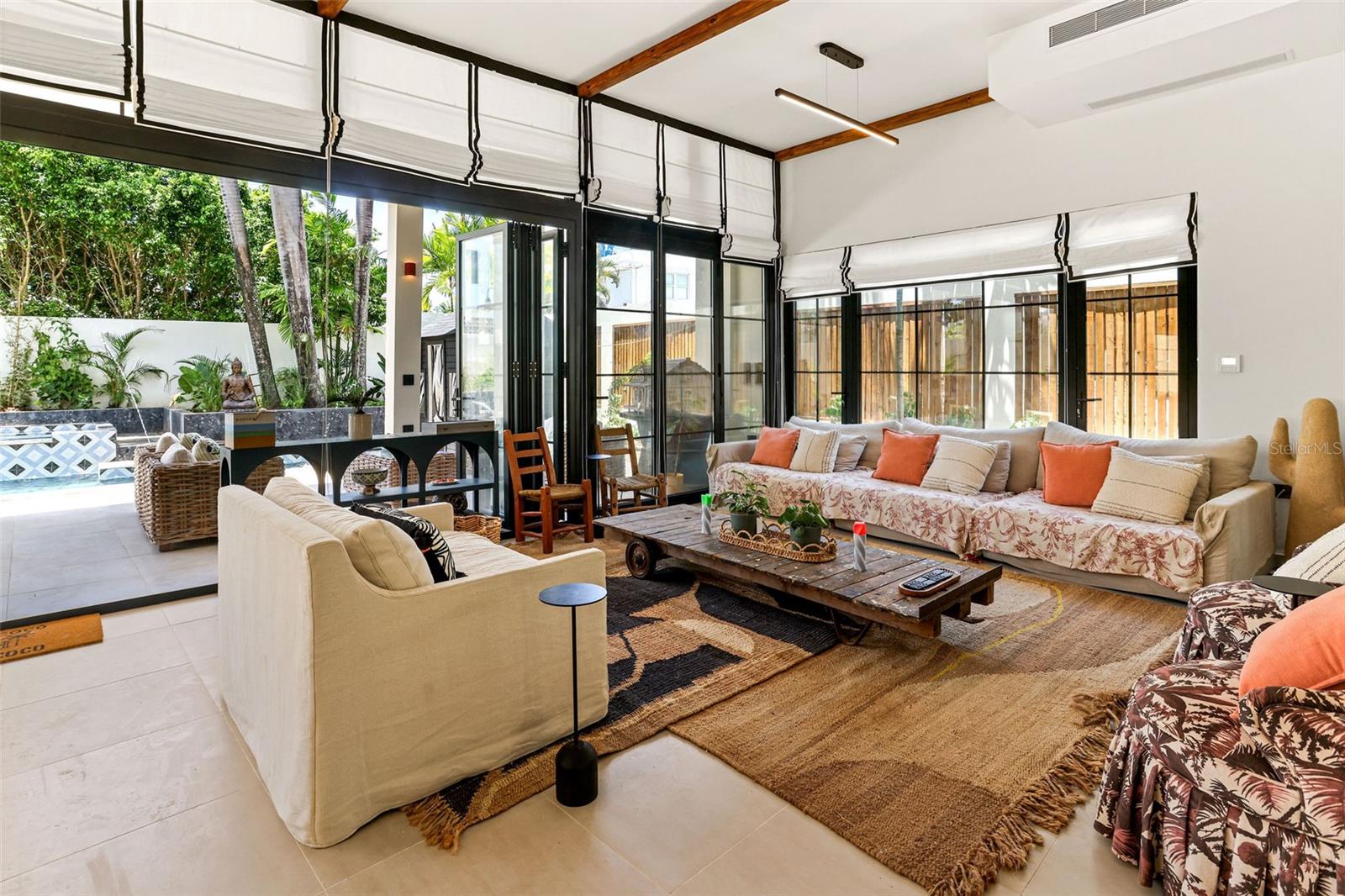 PR9118586 Property Photo