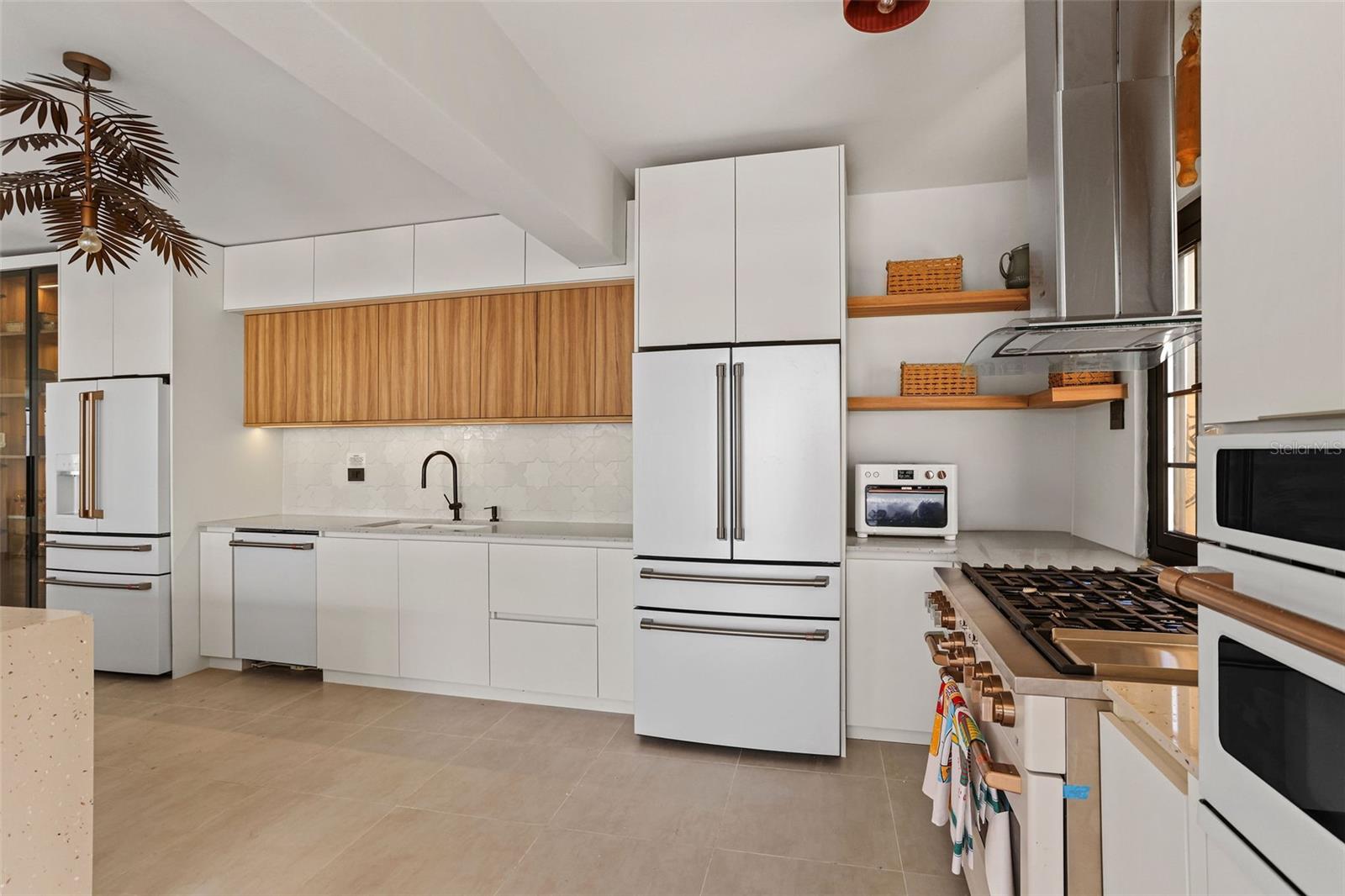 PR9118586 Property Photo