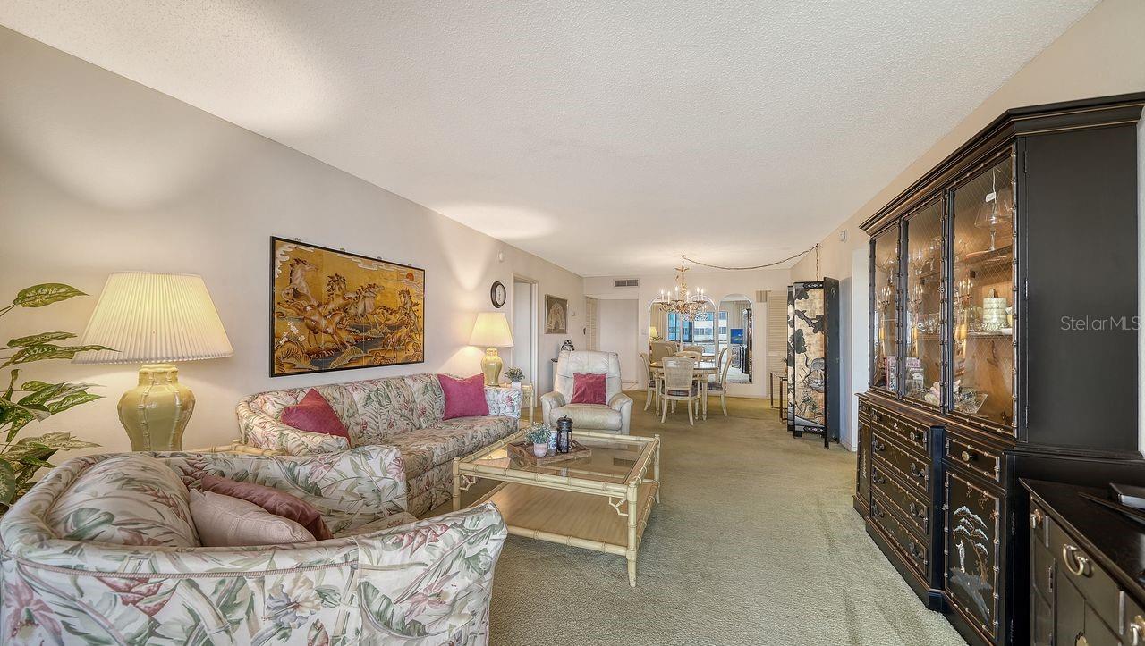 1125 W PEPPERTREE DR #302, SARASOTA, FL, 34242