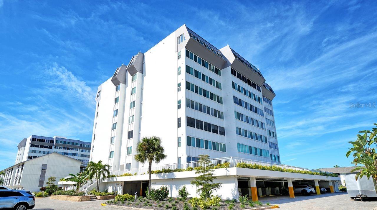 1125 W PEPPERTREE DR #302, SARASOTA, FL, 34242