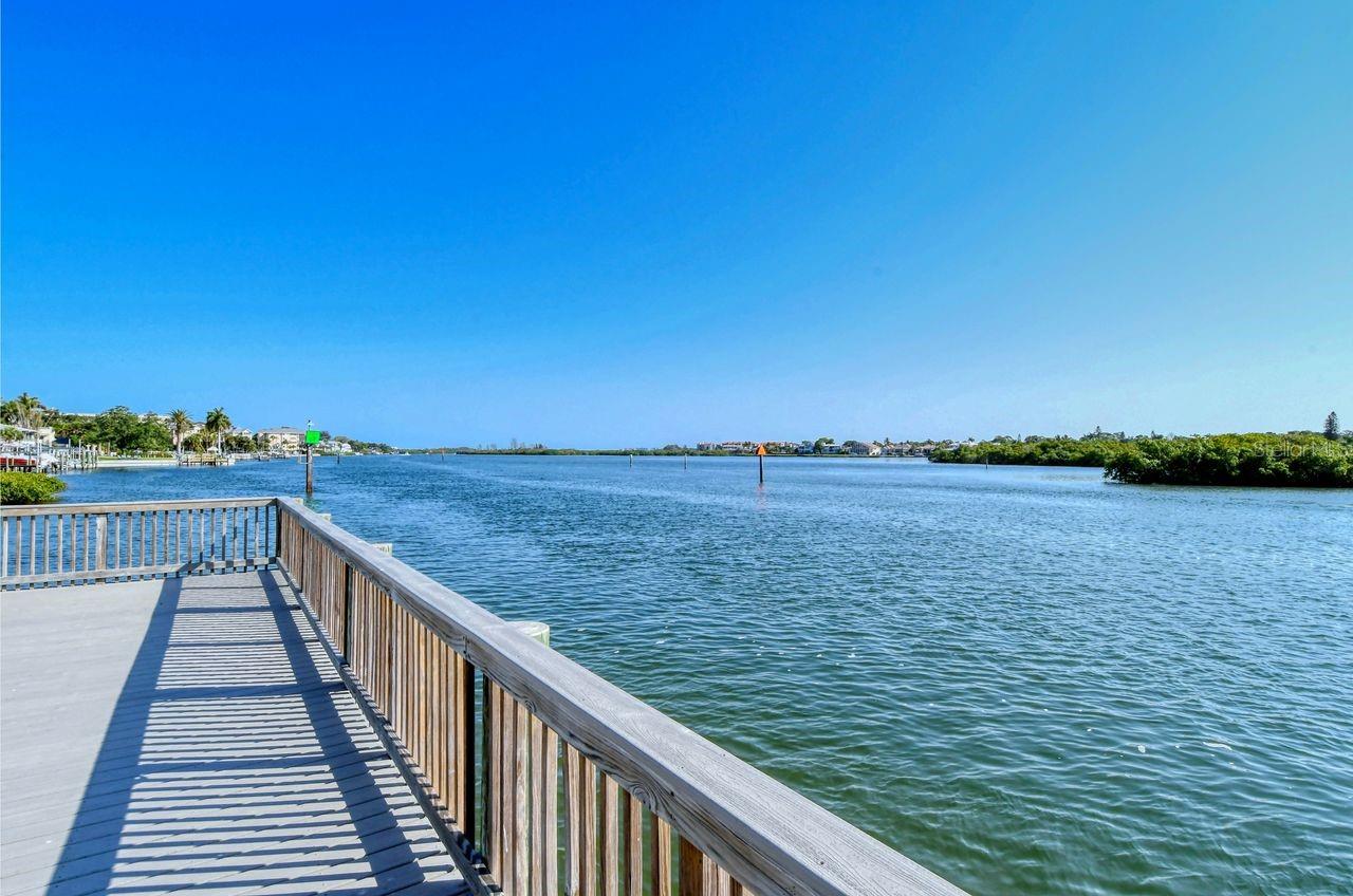 1125 W PEPPERTREE DR #302, SARASOTA, FL, 34242