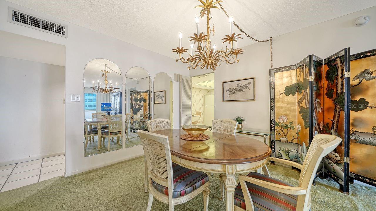 1125 W PEPPERTREE DR #302, SARASOTA, FL, 34242