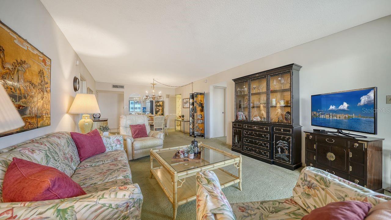 1125 W PEPPERTREE DR #302, SARASOTA, FL, 34242