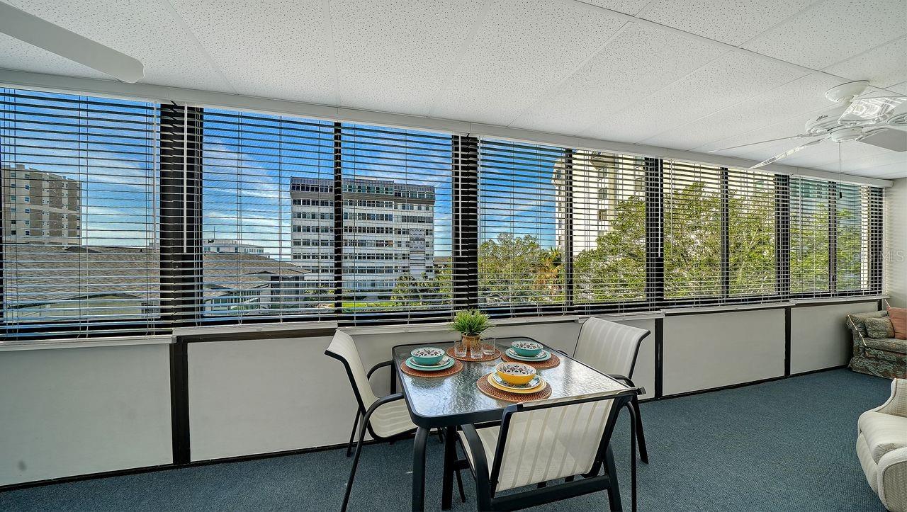 1125 W PEPPERTREE DR #302, SARASOTA, FL, 34242