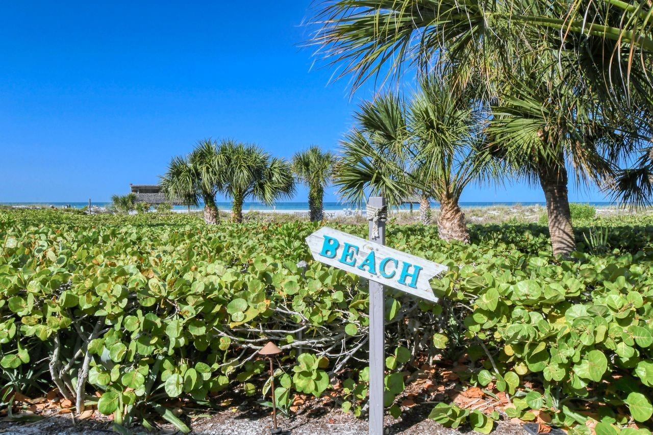 1125 W PEPPERTREE DR #302, SARASOTA, FL, 34242