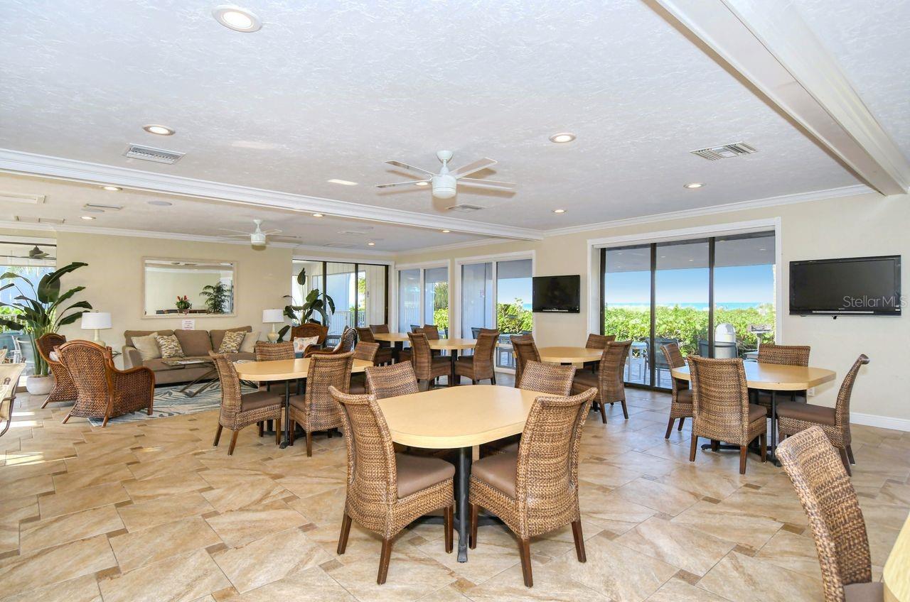 1125 W PEPPERTREE DR #302, SARASOTA, FL, 34242