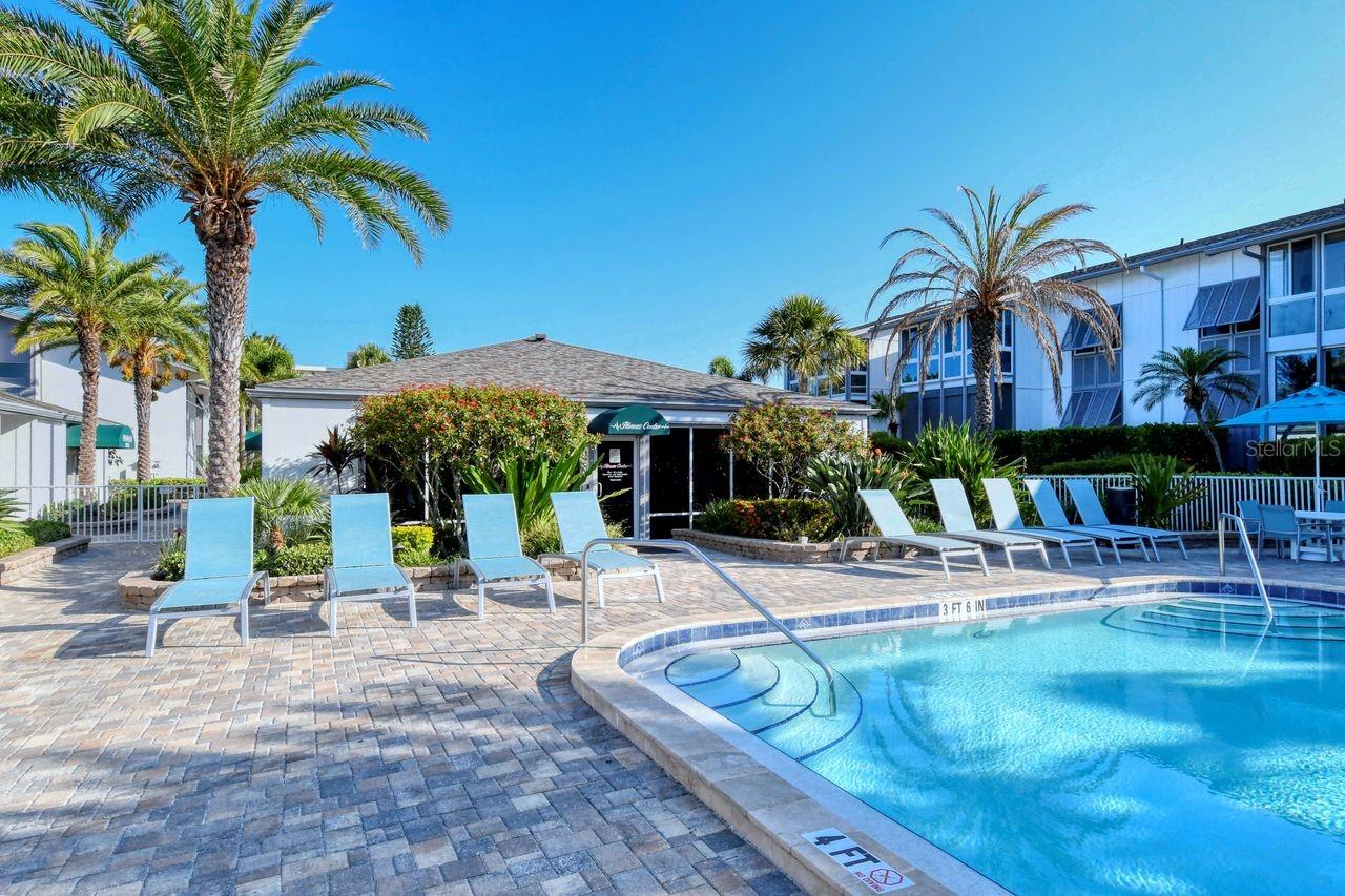 1125 W PEPPERTREE DR #302, SARASOTA, FL, 34242