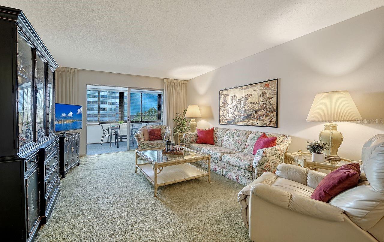 1125 W PEPPERTREE DR #302, SARASOTA, FL, 34242