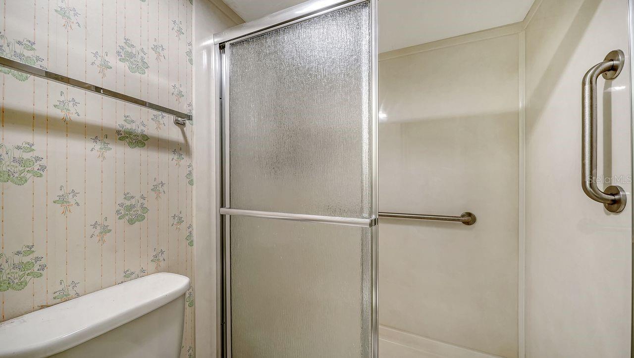 1125 W PEPPERTREE DR #302, SARASOTA, FL, 34242