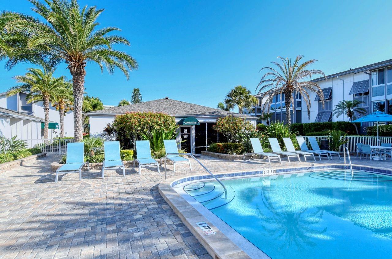 1125 W PEPPERTREE DR #302, SARASOTA, FL, 34242