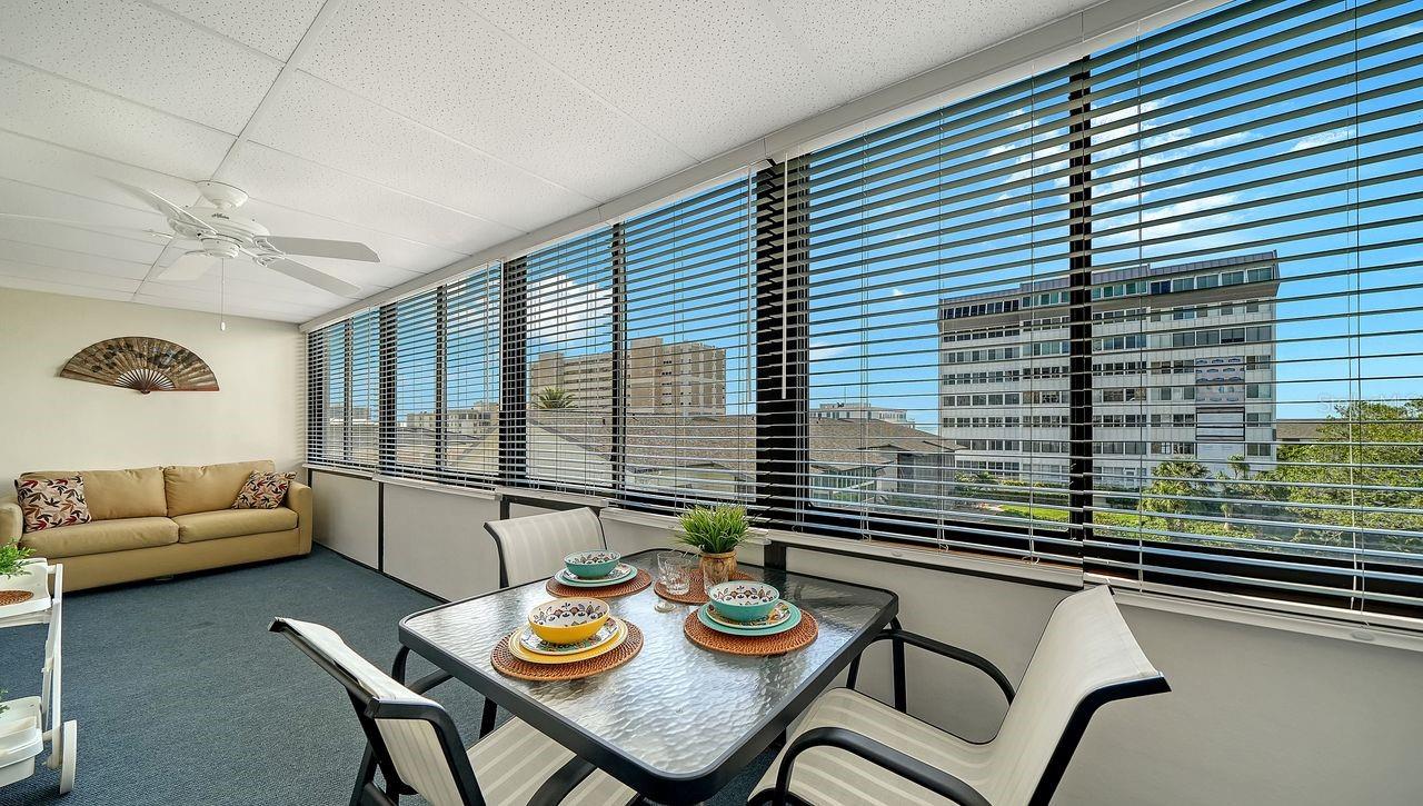 1125 W PEPPERTREE DR #302, SARASOTA, FL, 34242