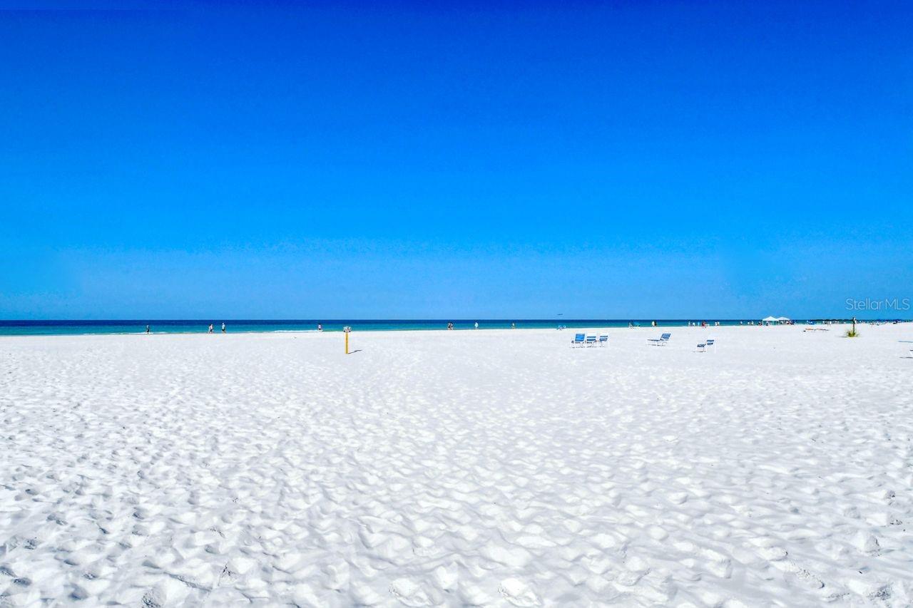 1125 W PEPPERTREE DR #302, SARASOTA, FL, 34242