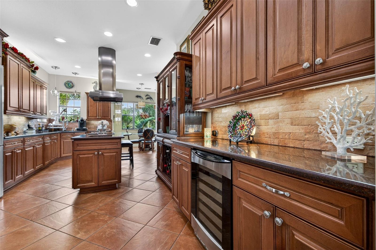 TB8465602 Property Photo