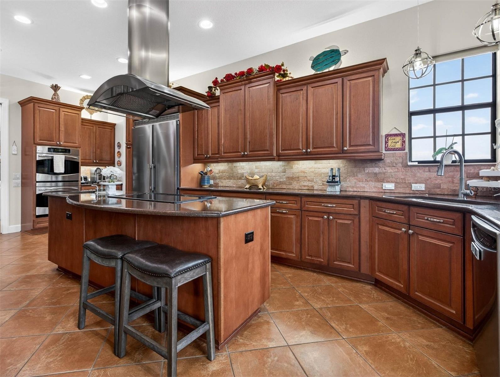 TB8465602 Property Photo