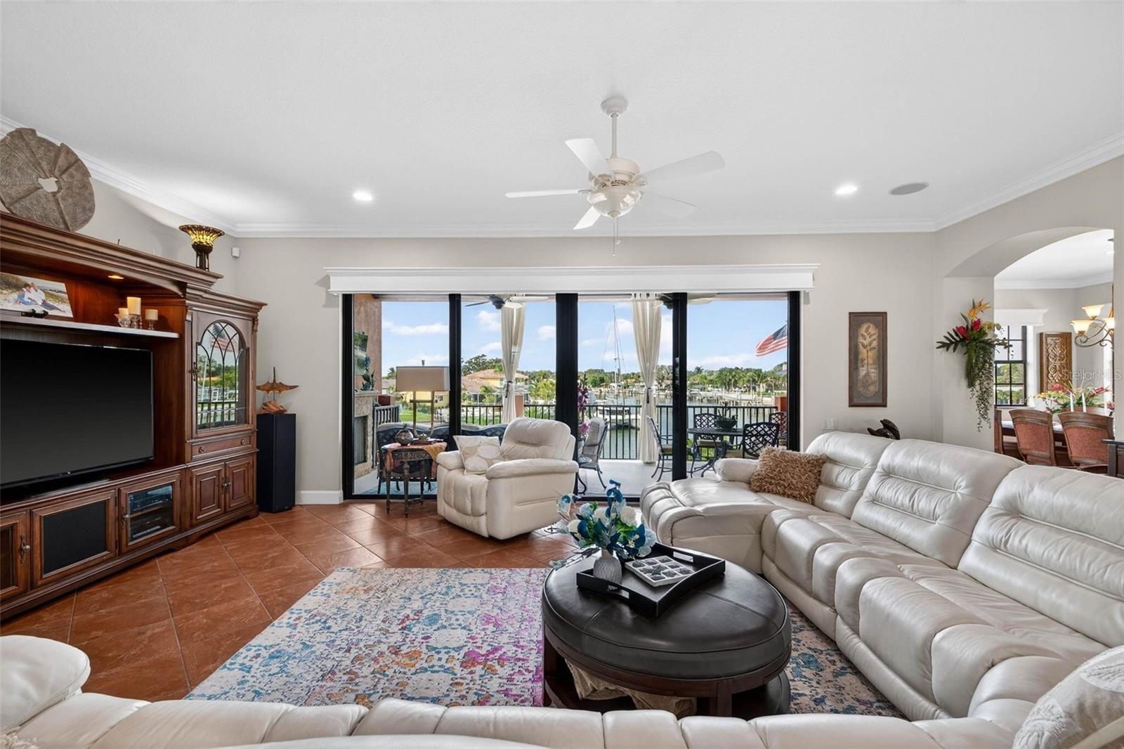 TB8465602 Property Photo