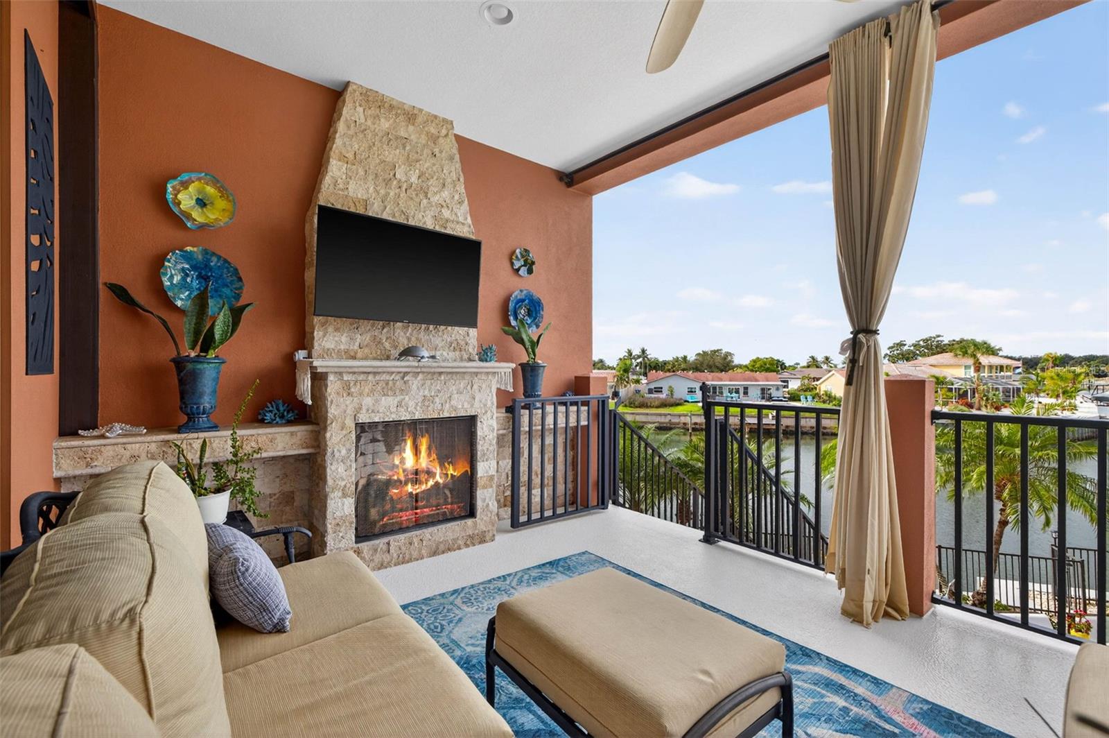 TB8465602 Property Photo