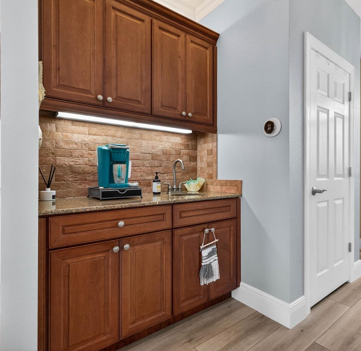 TB8465602 Property Photo