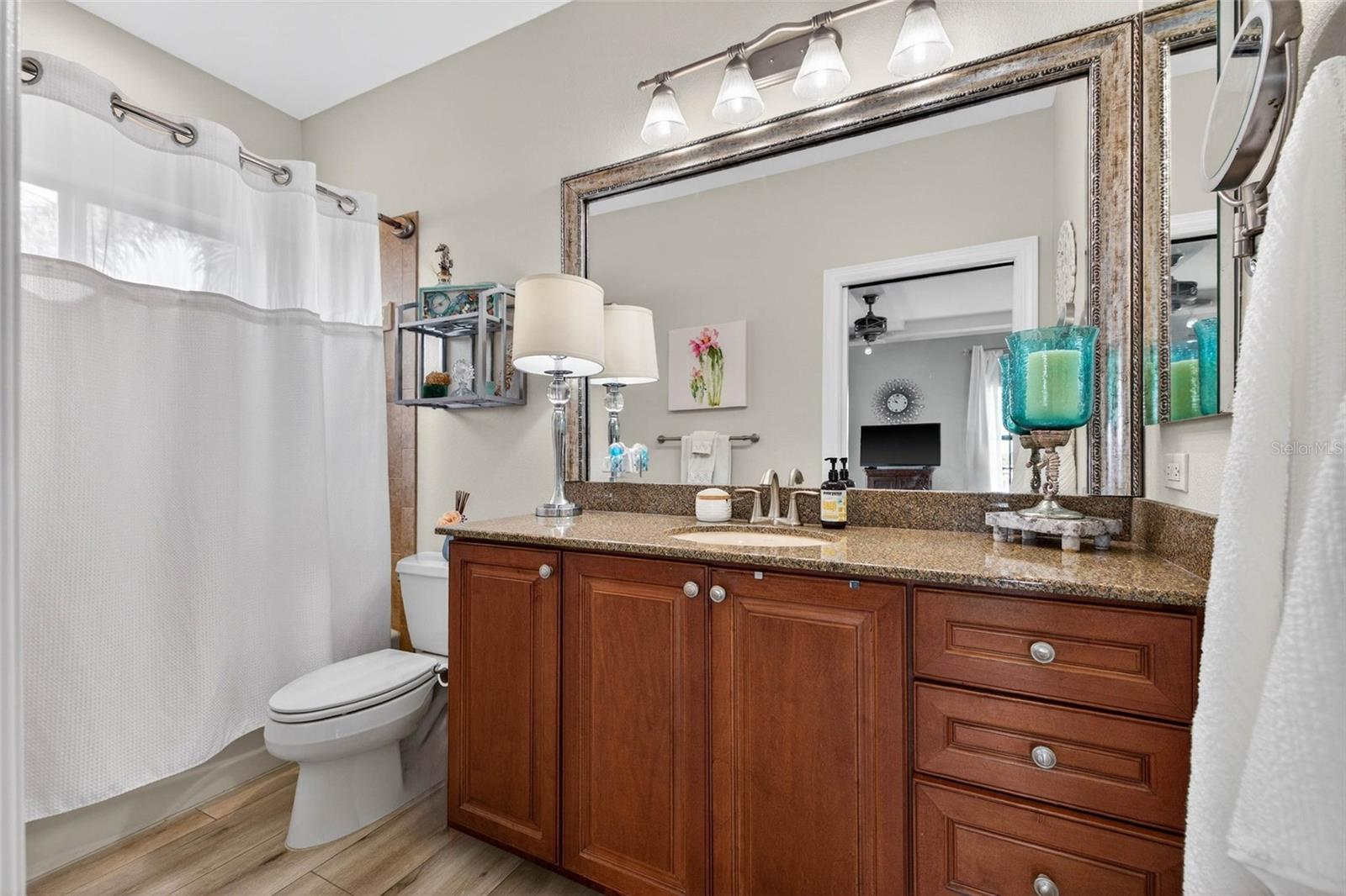 TB8465602 Property Photo