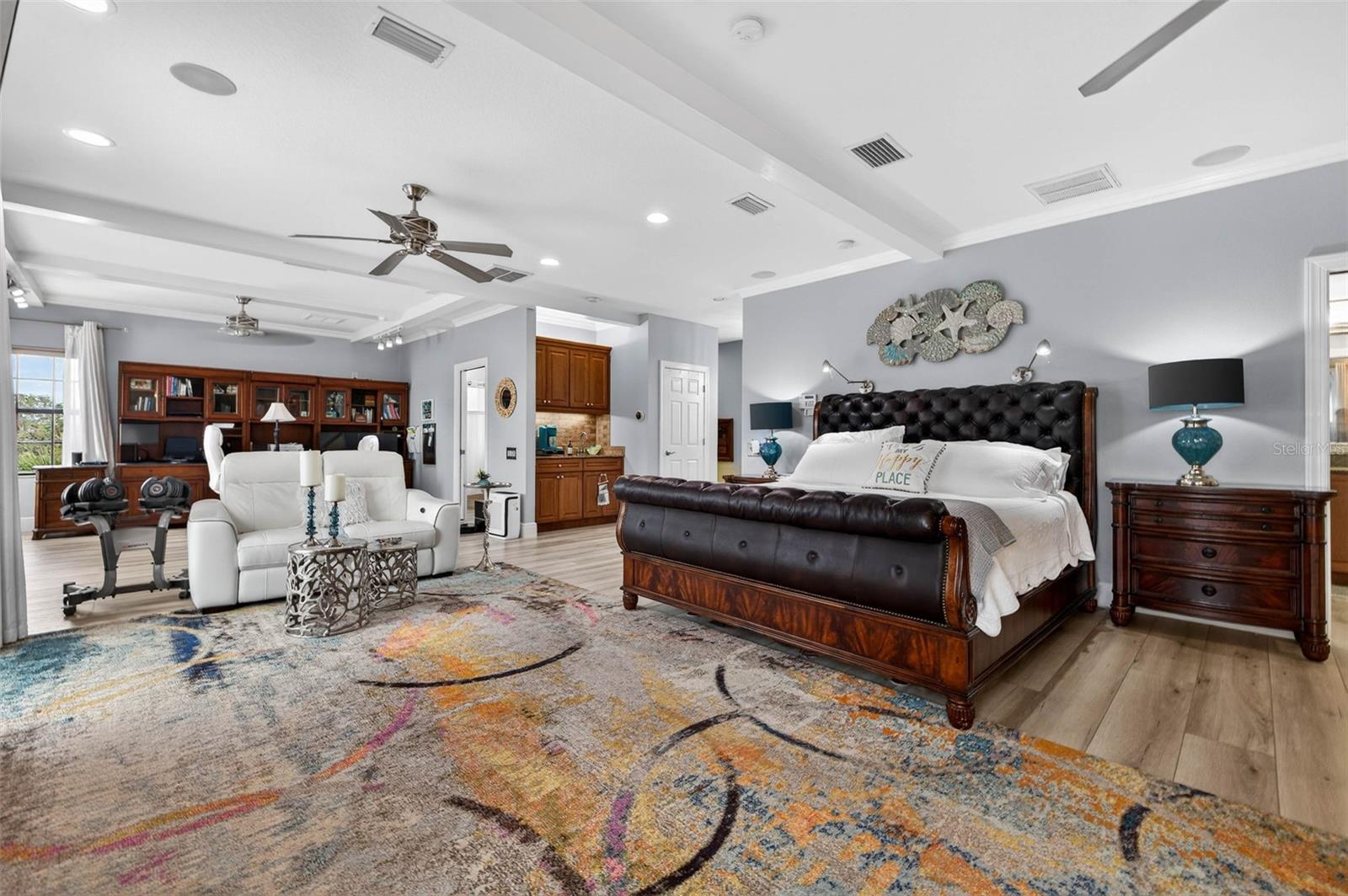 TB8465602 Property Photo