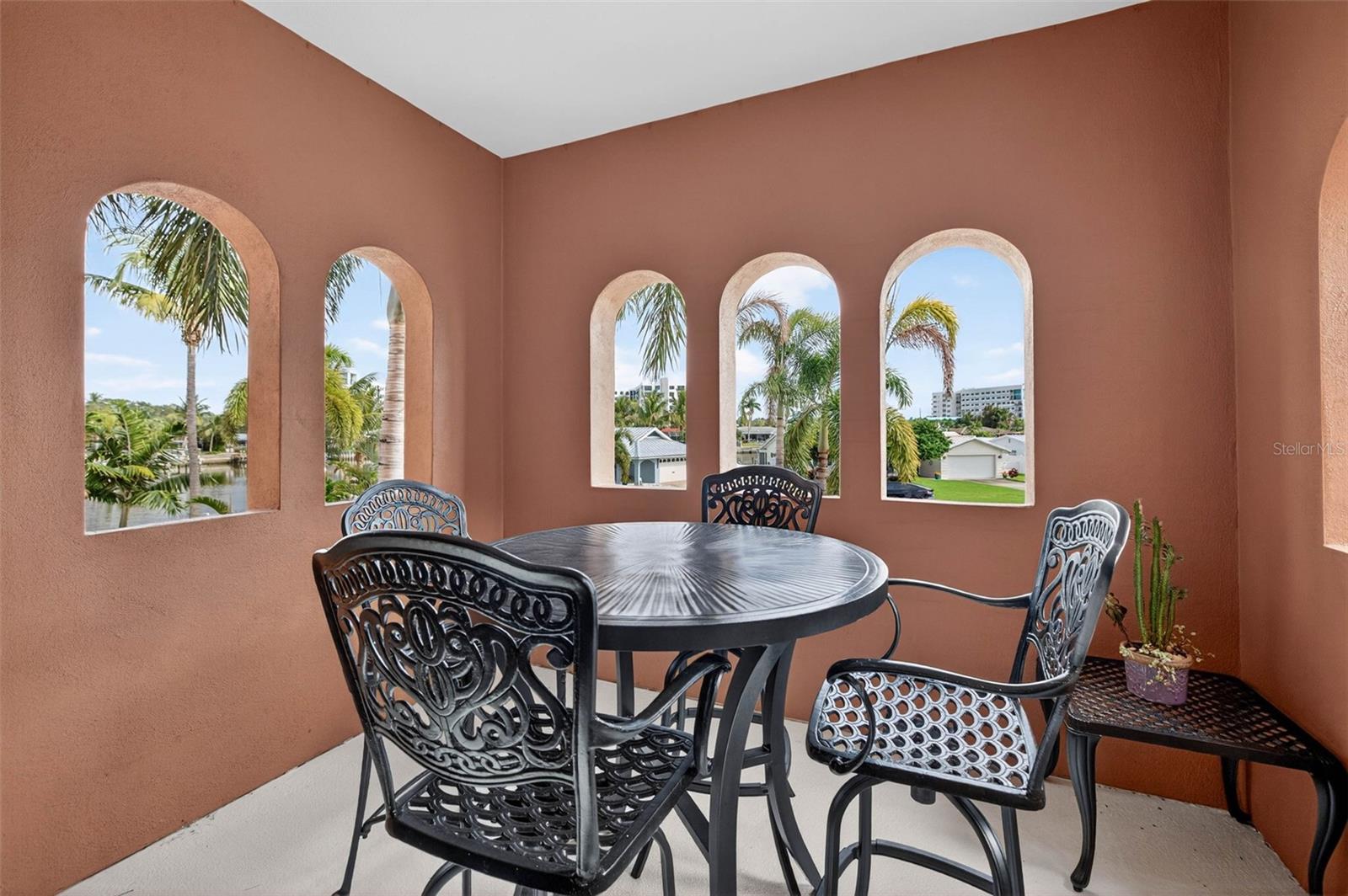 TB8465602 Property Photo