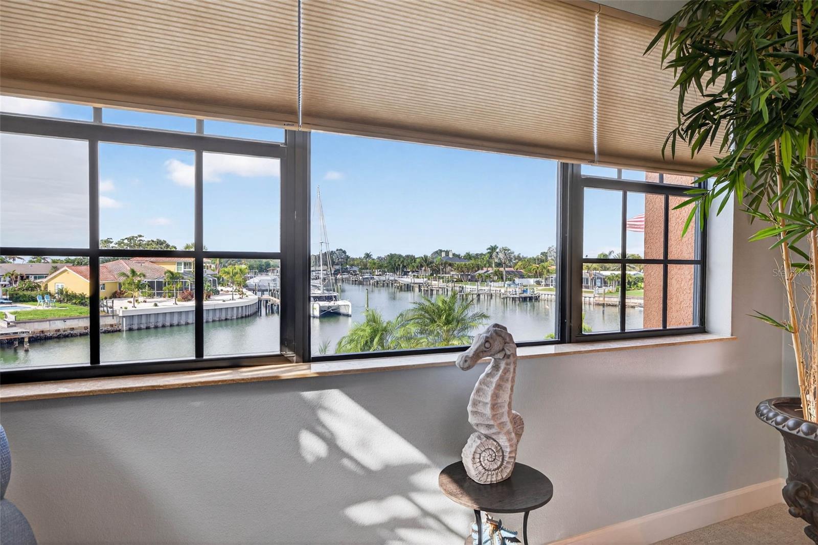 TB8465602 Property Photo