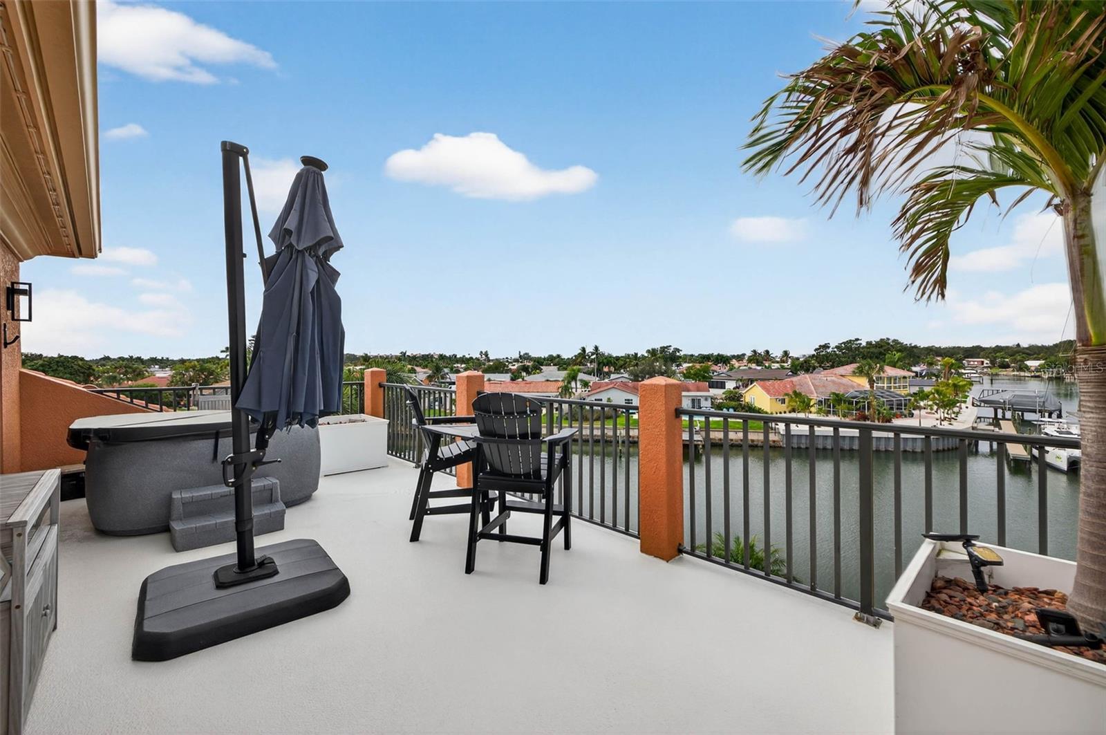 TB8465602 Property Photo