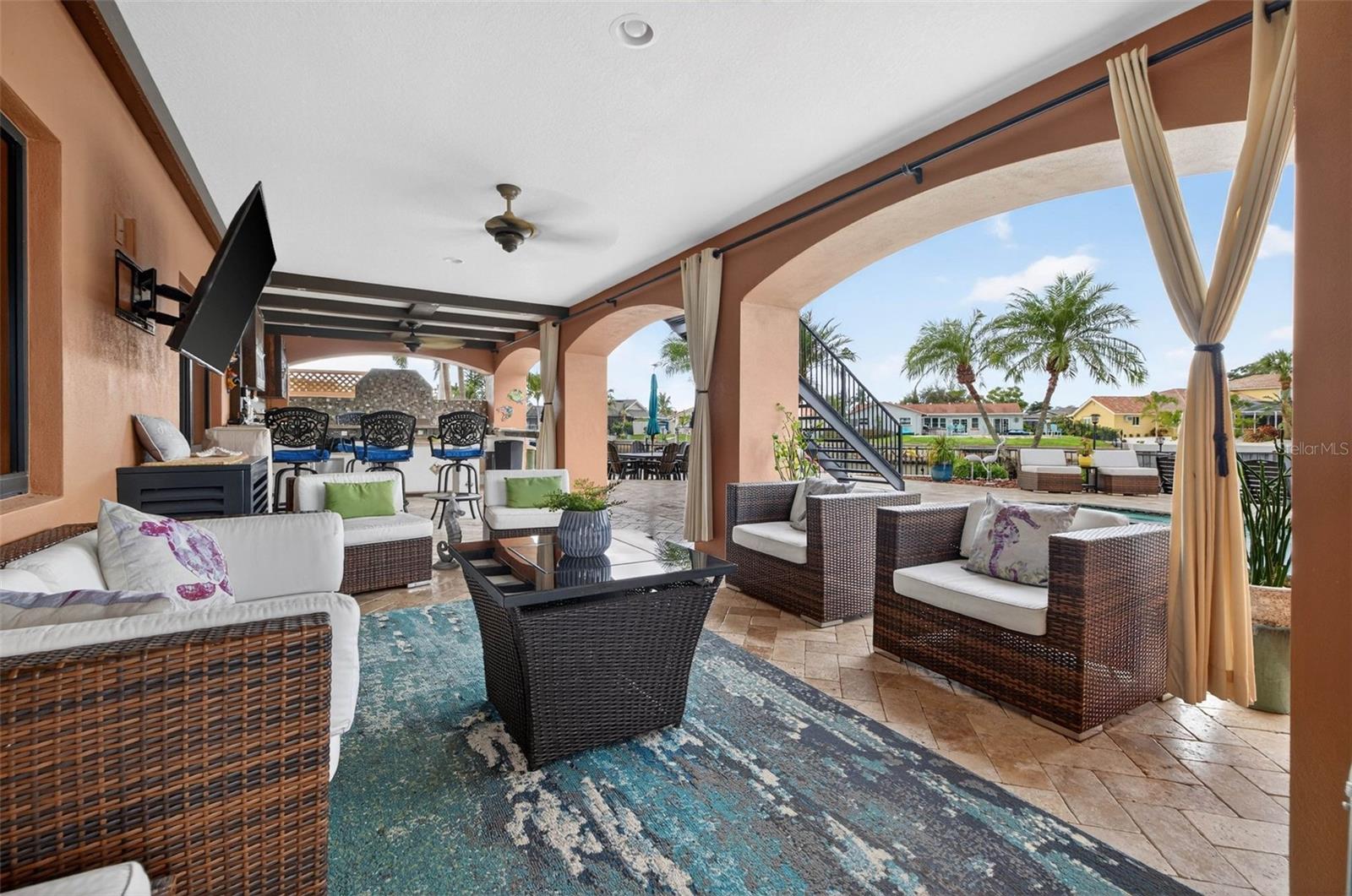 TB8465602 Property Photo