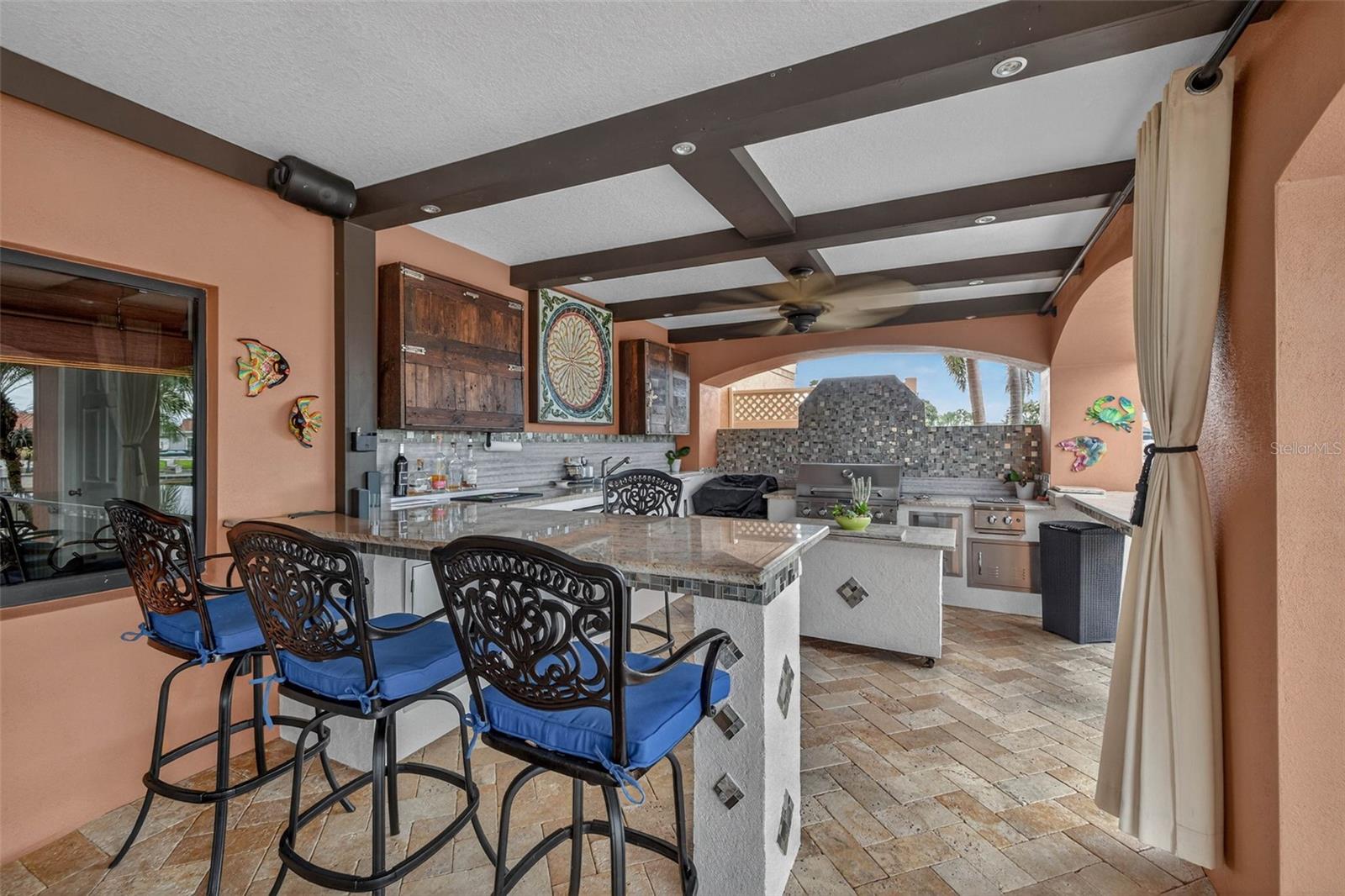 TB8465602 Property Photo