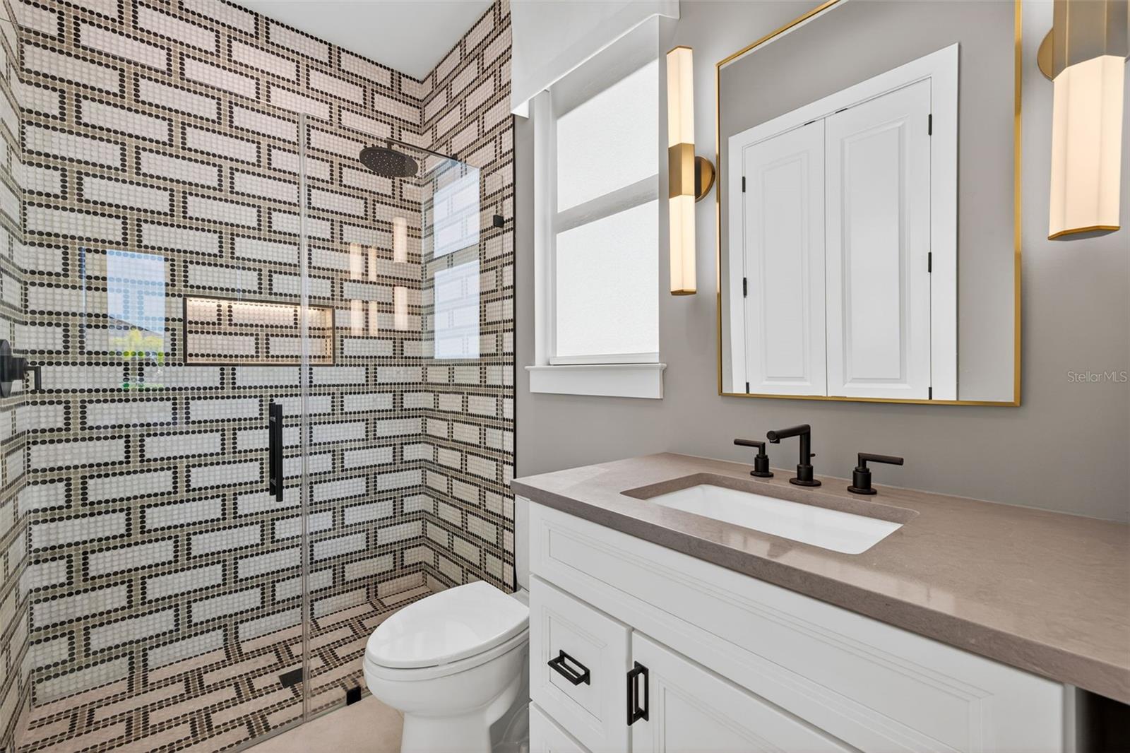 A4678738 Property Photo