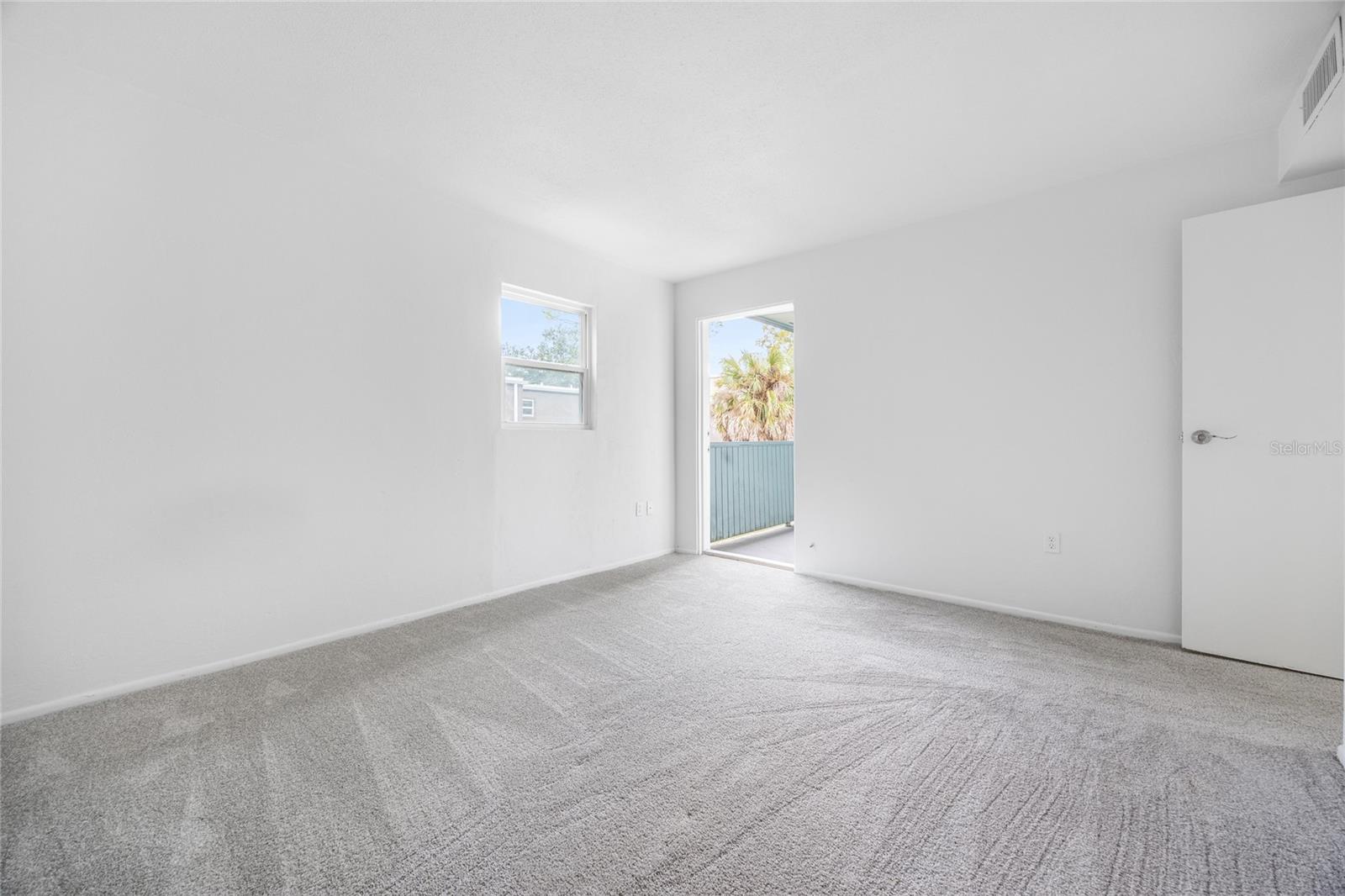 TB8465631 Property Photo