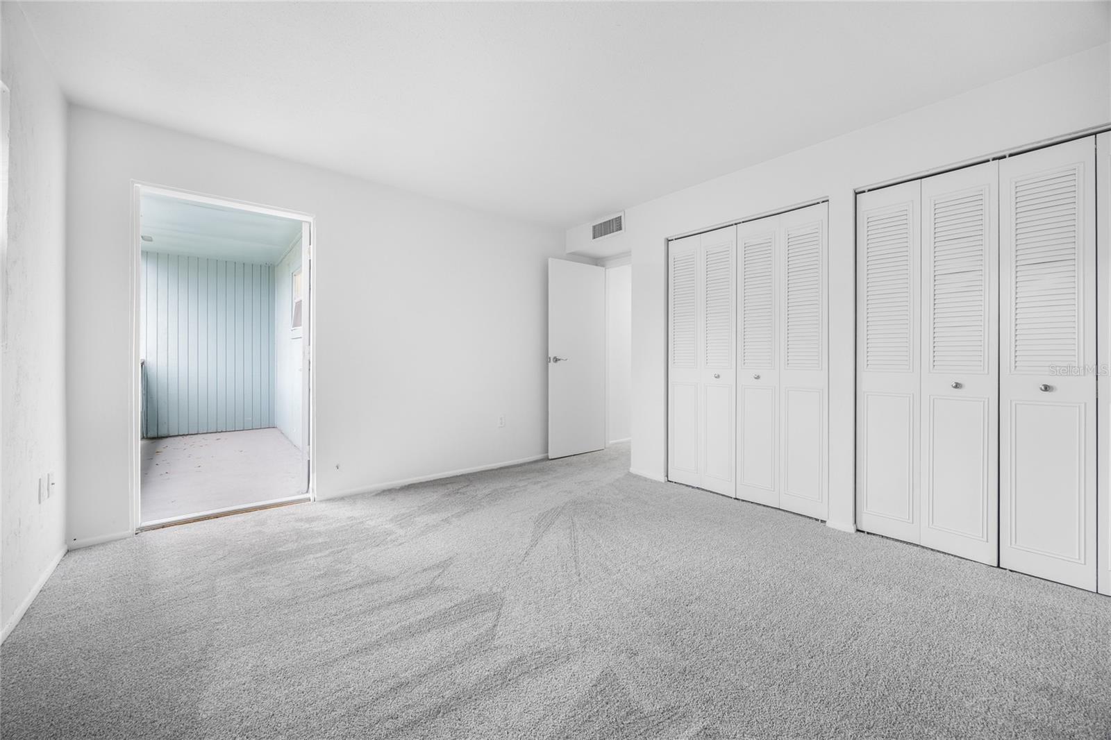 TB8465631 Property Photo